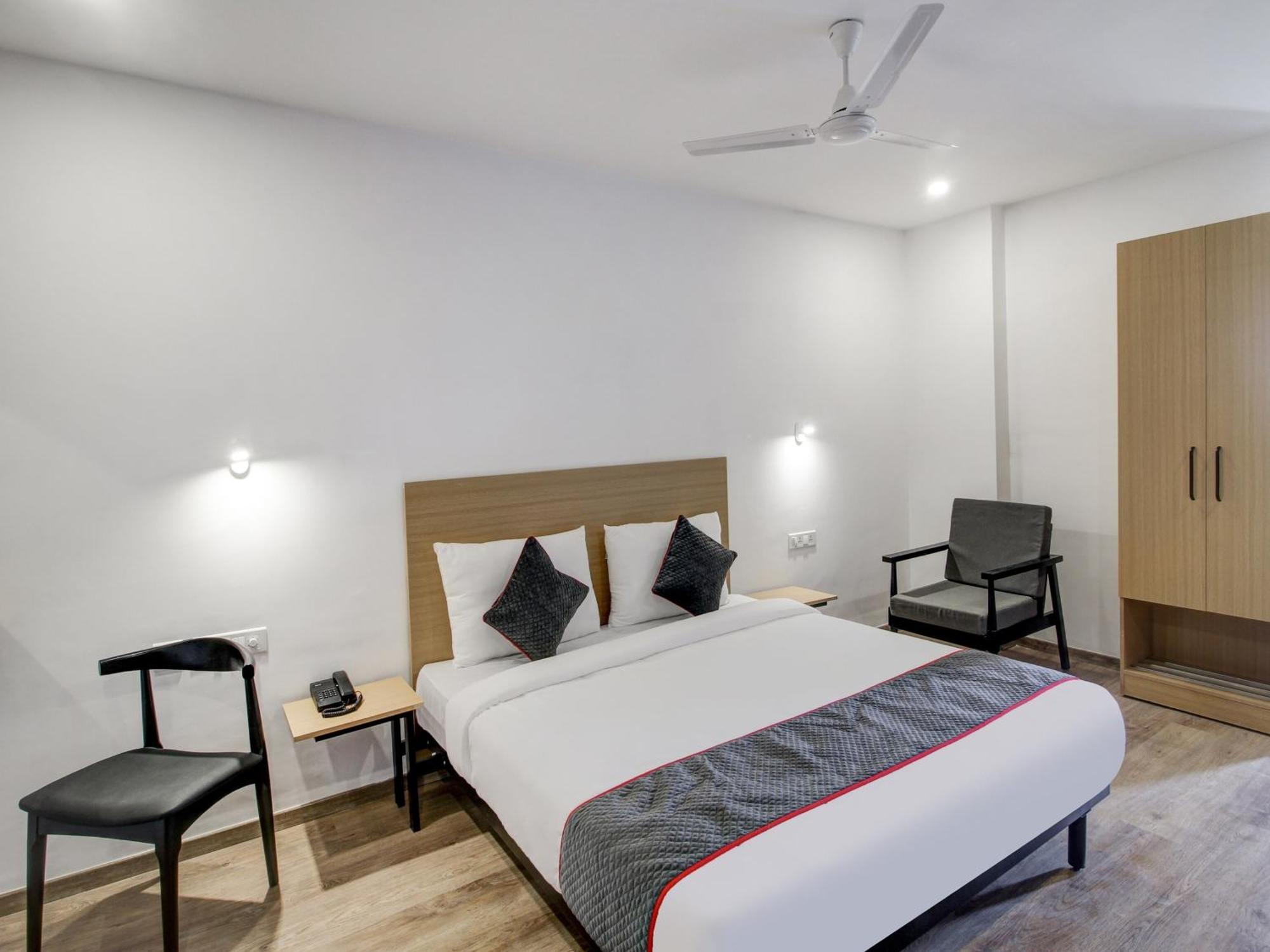 Super Townhouse Rcc Majestic 397 Lb Nagar Hotel 4*