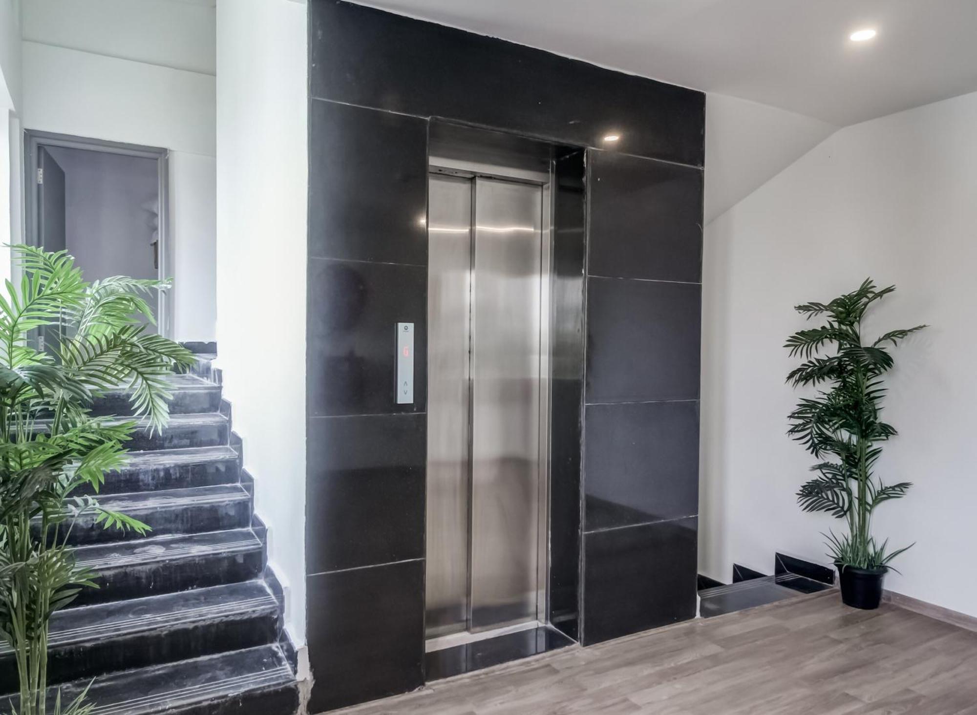 Super Townhouse Rcc Majestic 397 Lb Nagar 4*