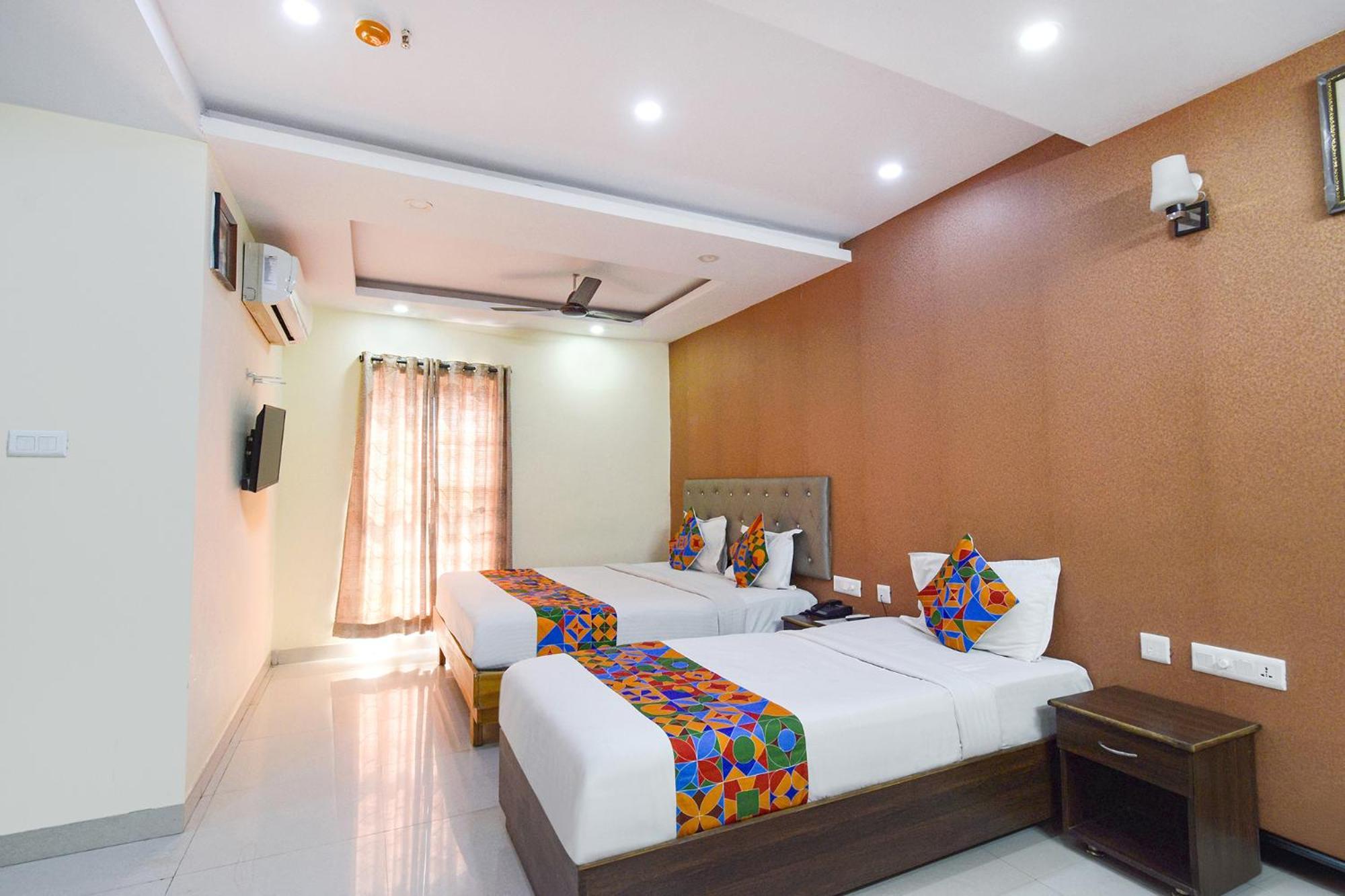 Fabhotel L Grand - Nr Secunderabad Railway Satation 3*