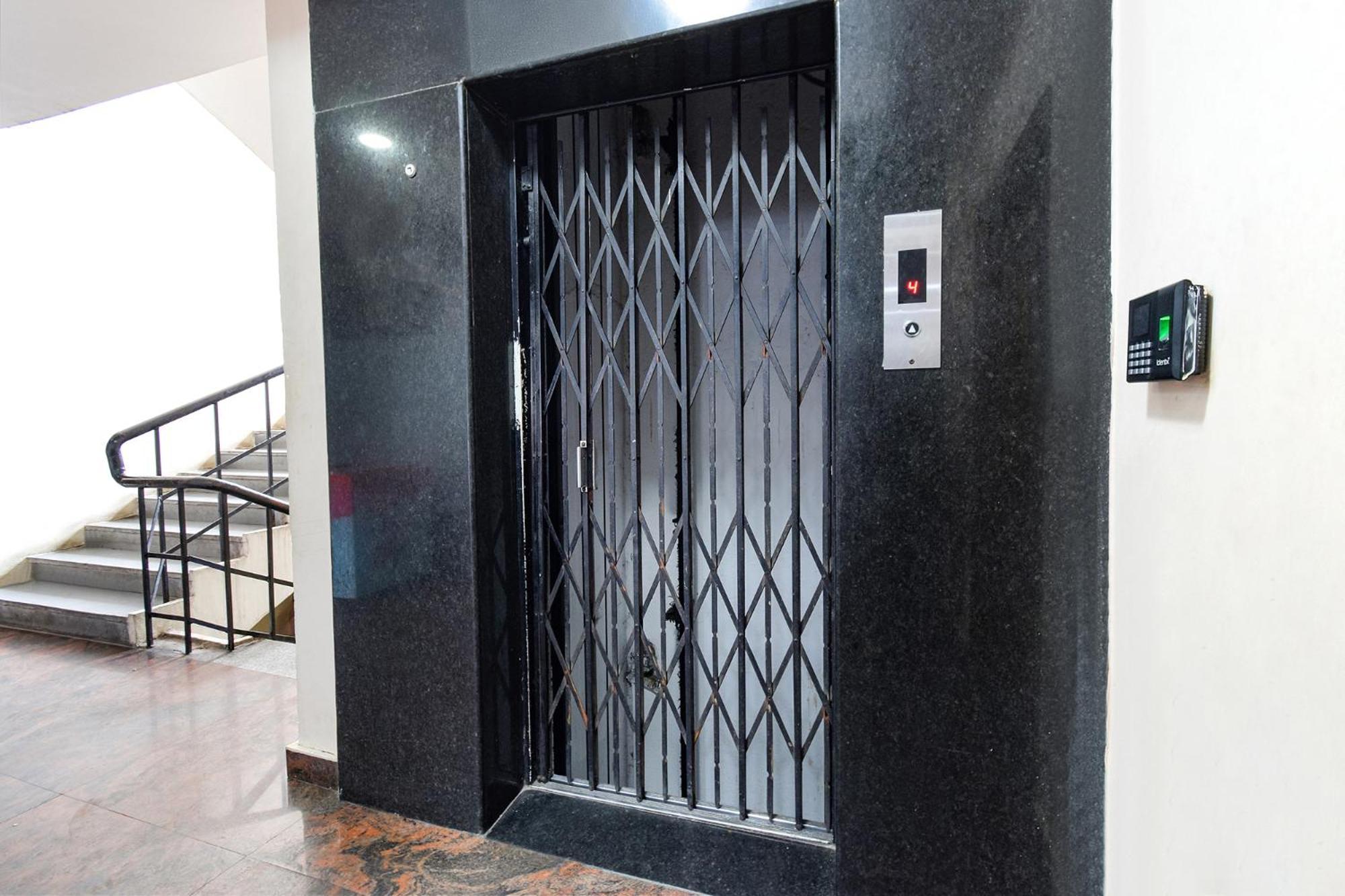 Fabhotel L Grand - Nr Secunderabad Railway Satation