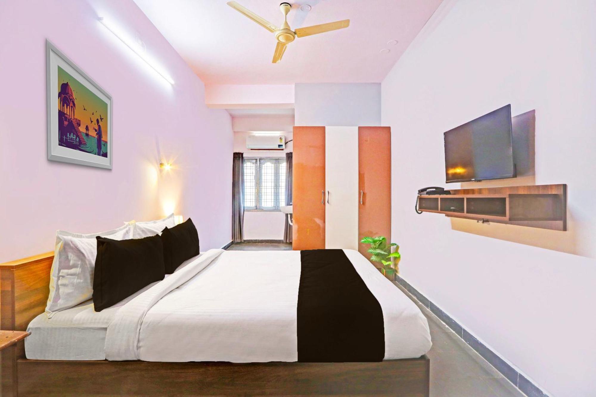 Hotel Collection O De Alphabet Umcc Hyderabad