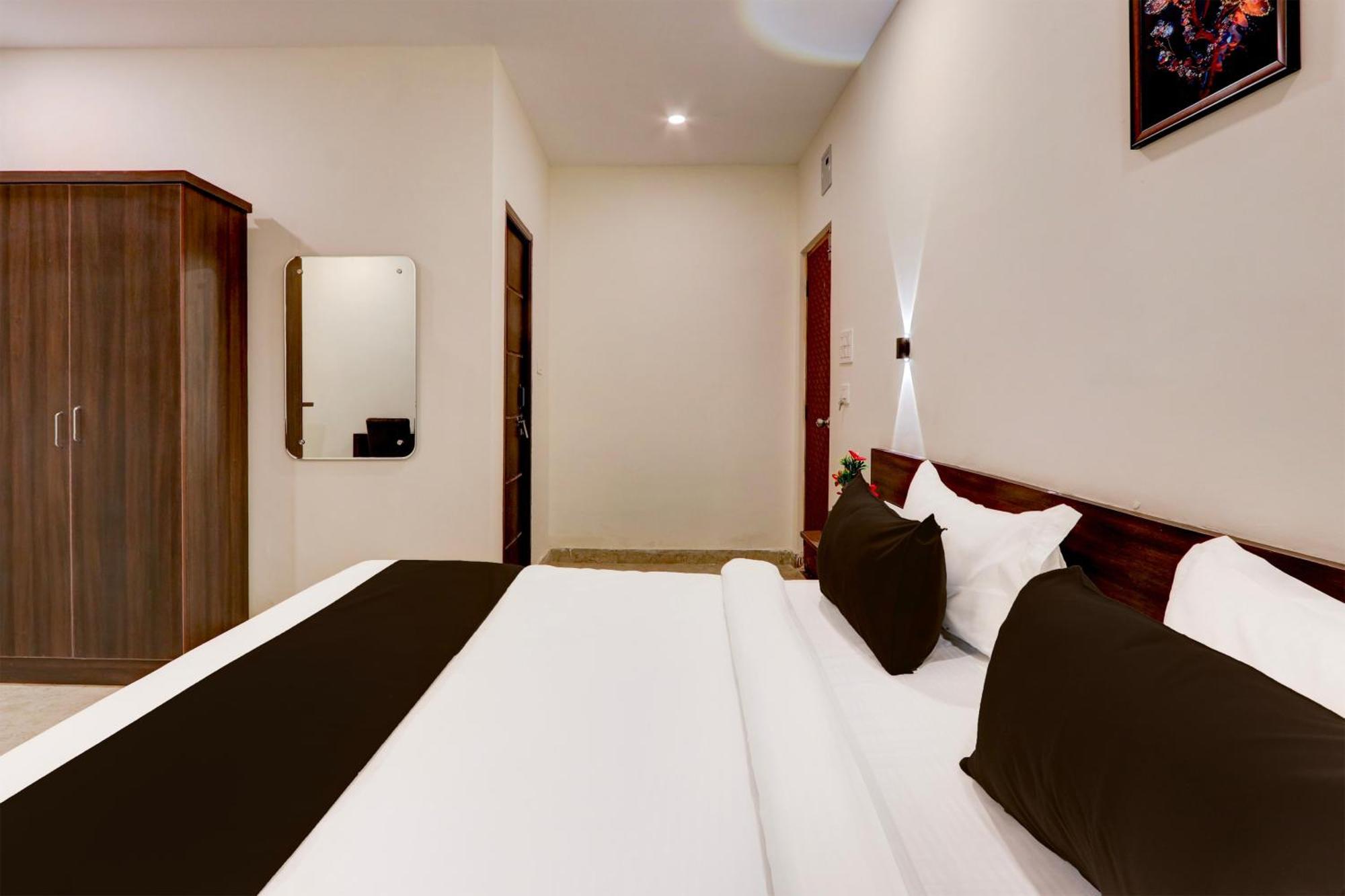 Townhouse Oak Bhooja Hotel Hyderabad