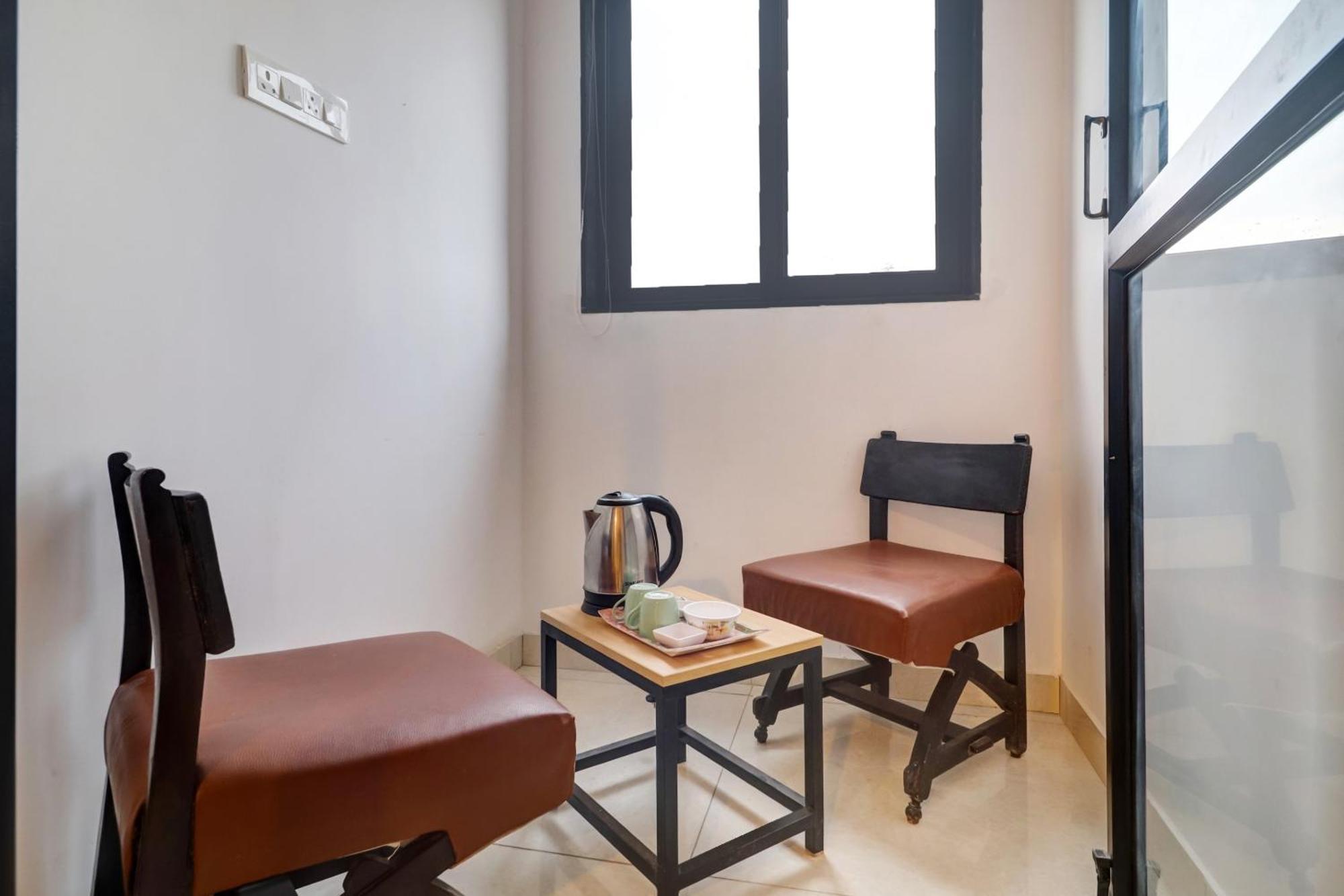 Hotel Townhouse Oak De Alphabet Bolarum 4*
