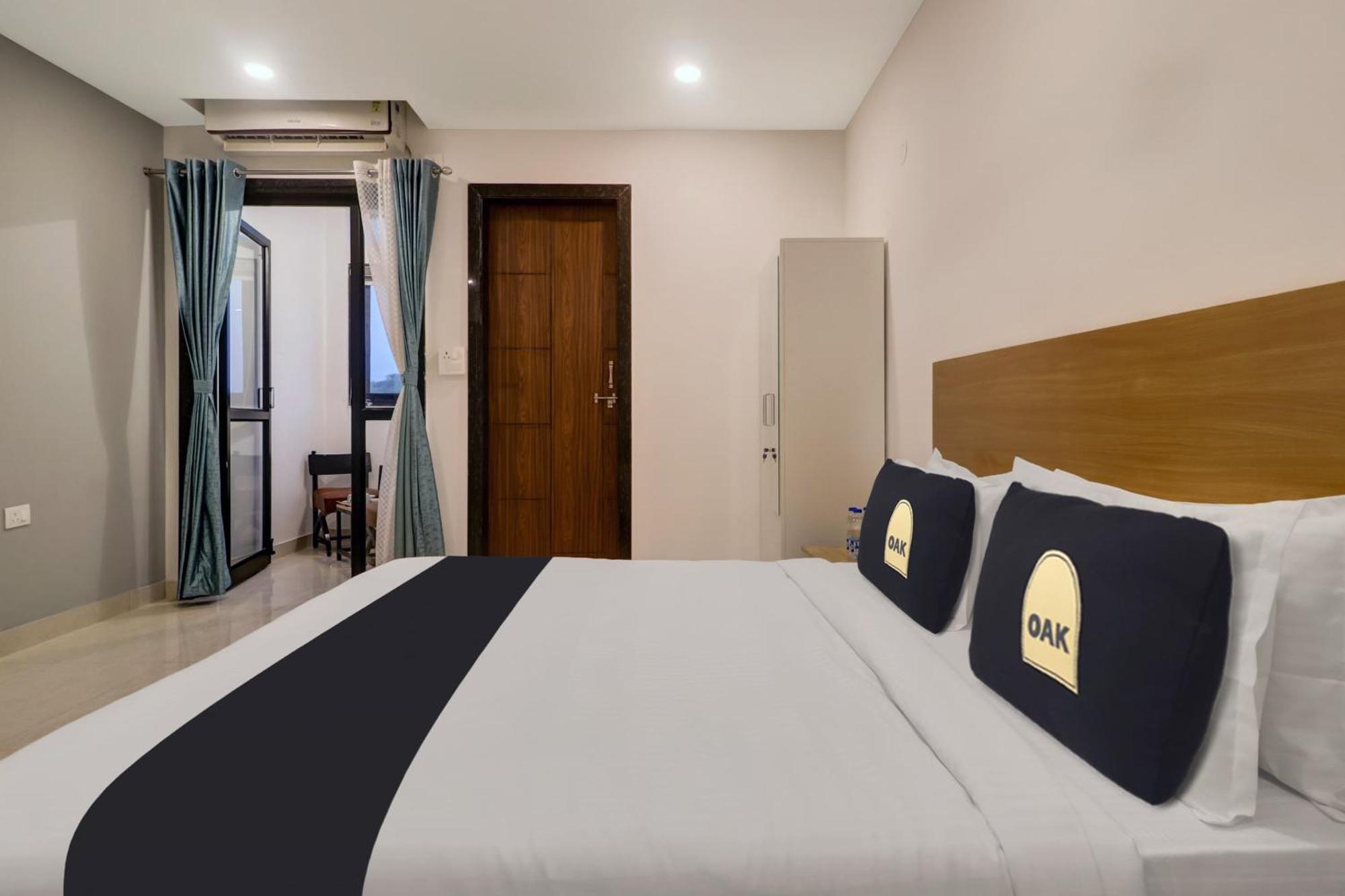 Townhouse Oak De Alphabet Bolarum 4*