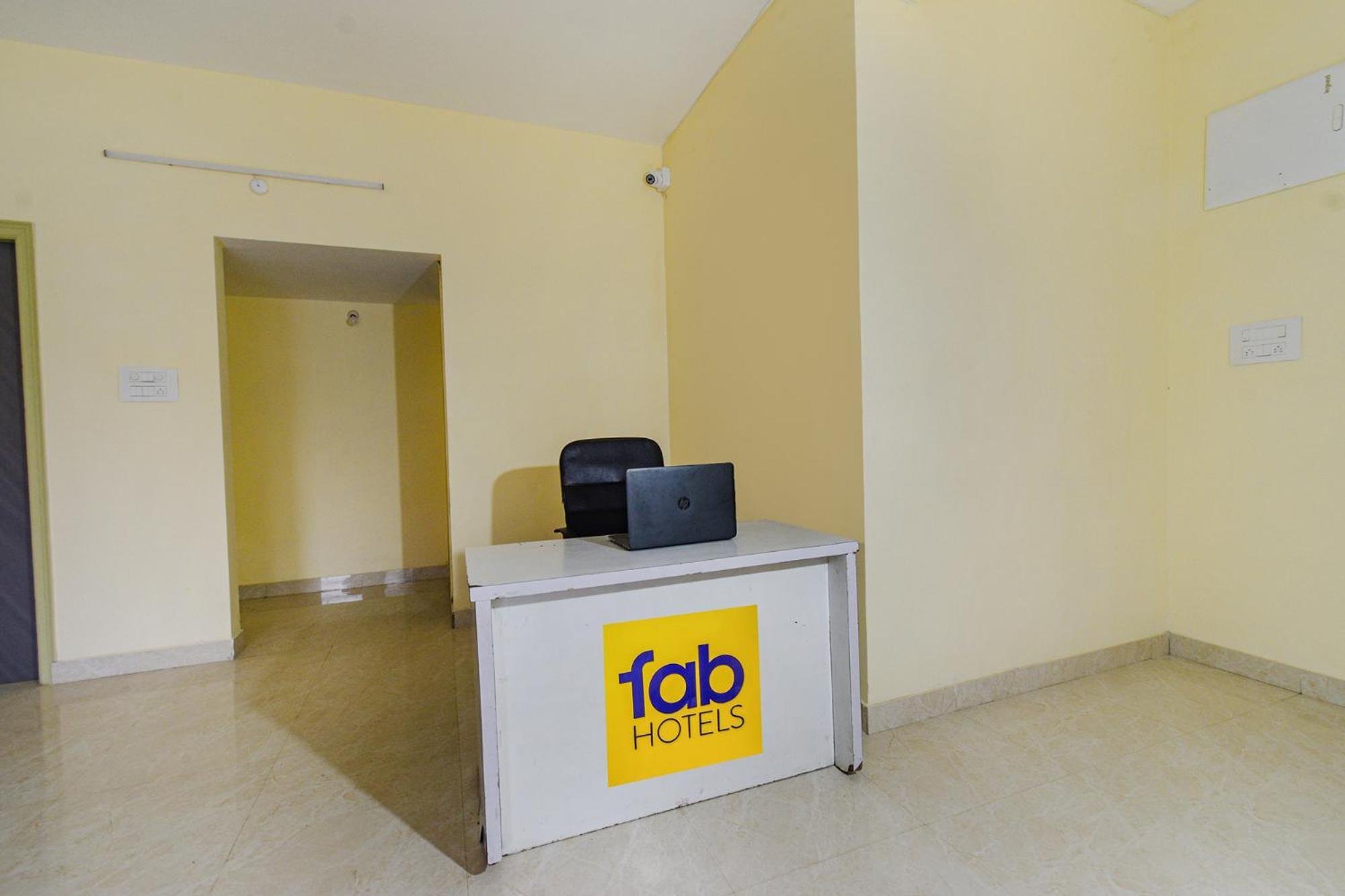 Hotel Fabhotel Rk Nr Gachibowli 3*