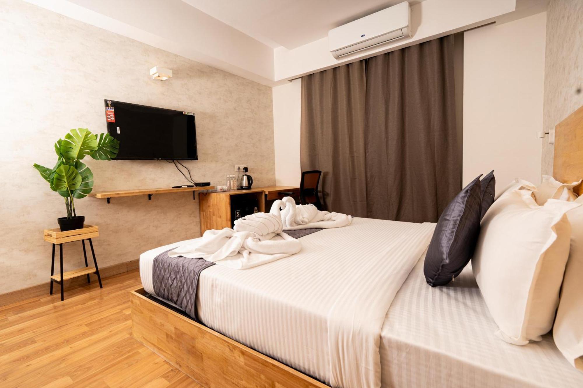 Casa Hotel, Jubilee Hills