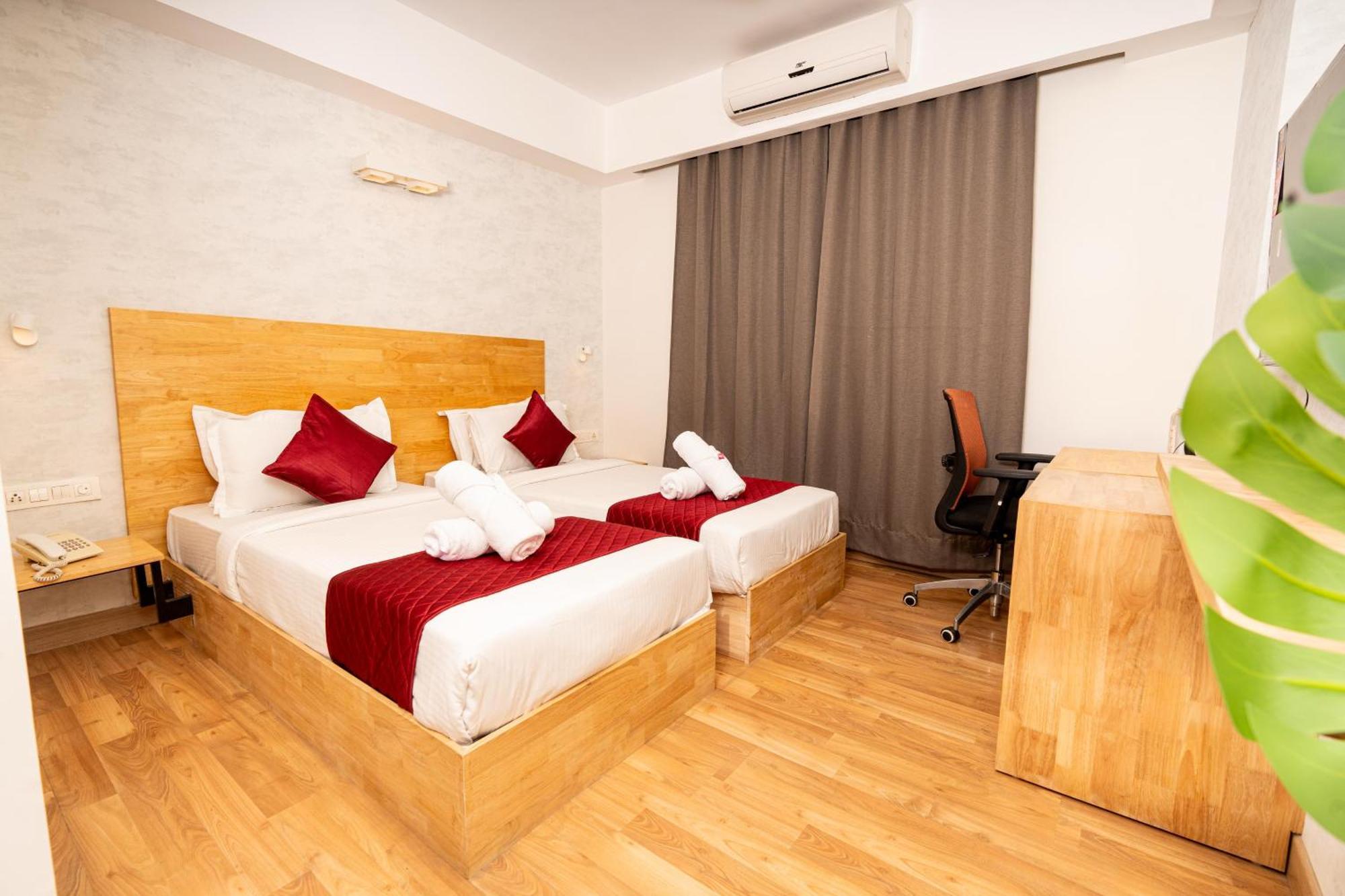Casa Hotel, Jubilee Hills 3*