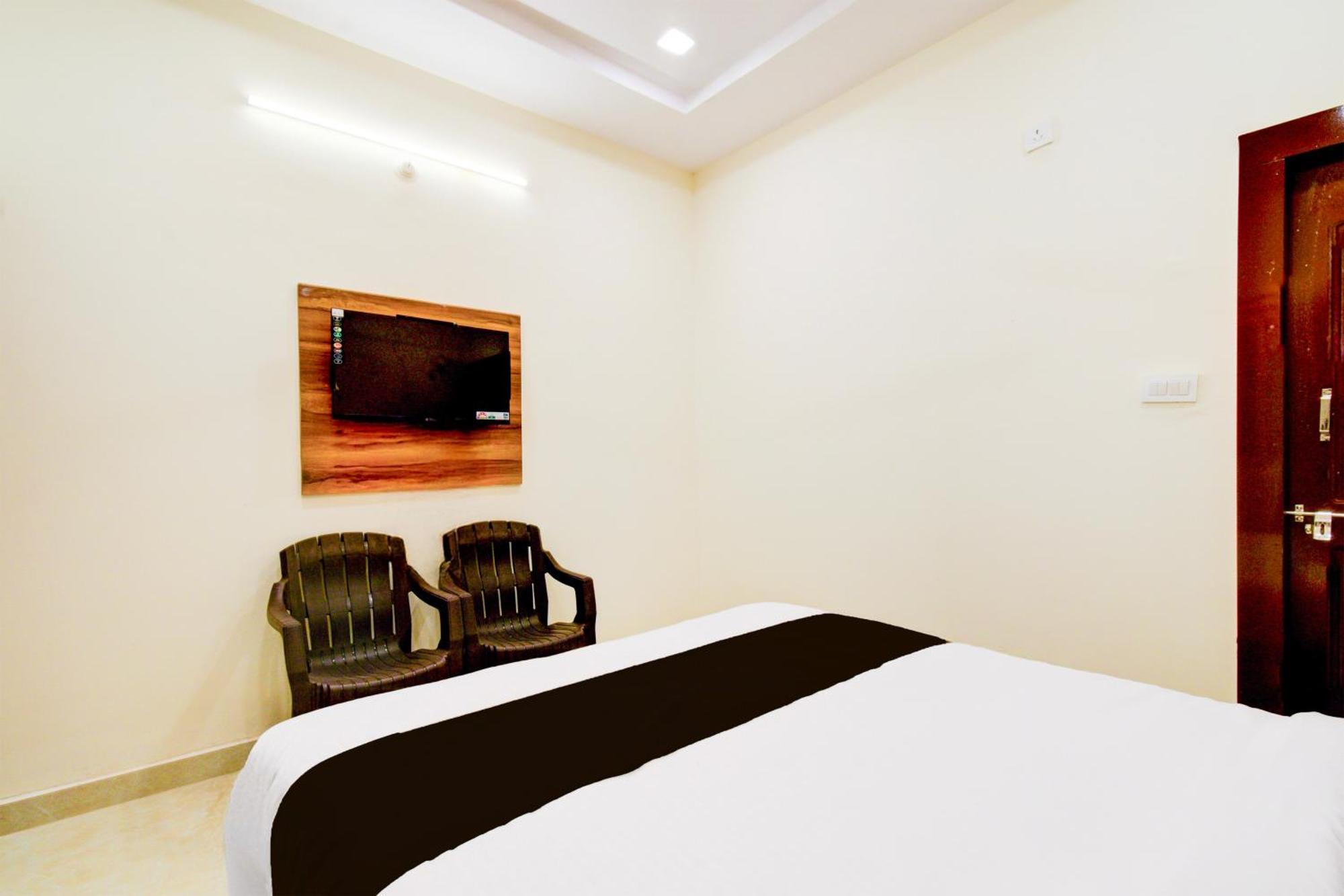 O R Square Hotel *