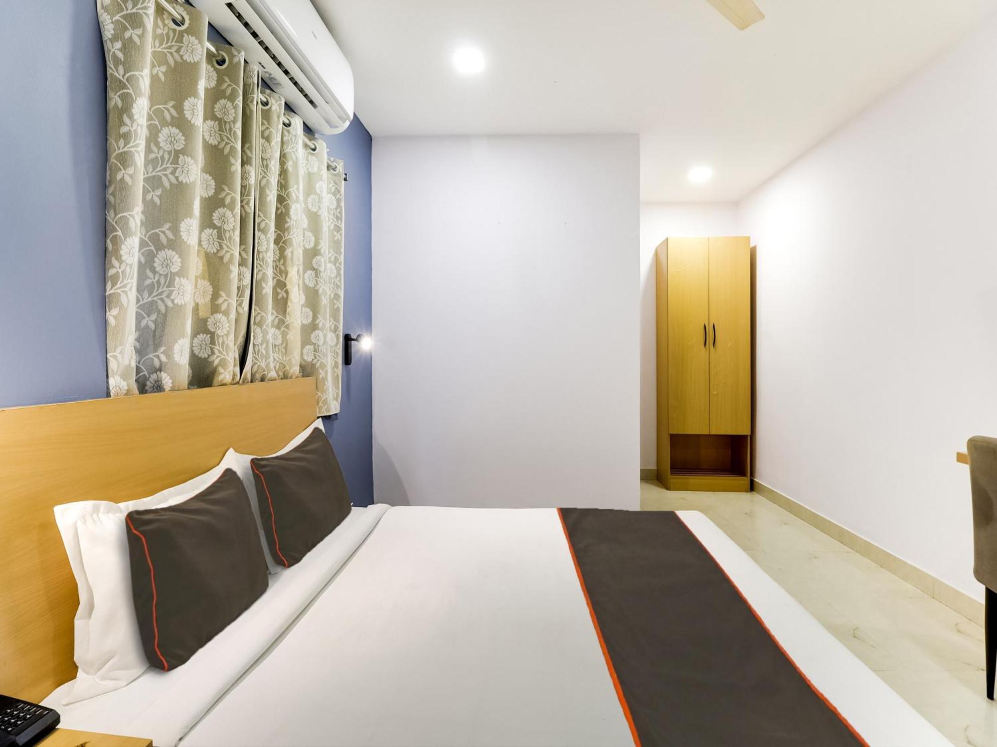 Collection O Golden Gate Hotel 4*