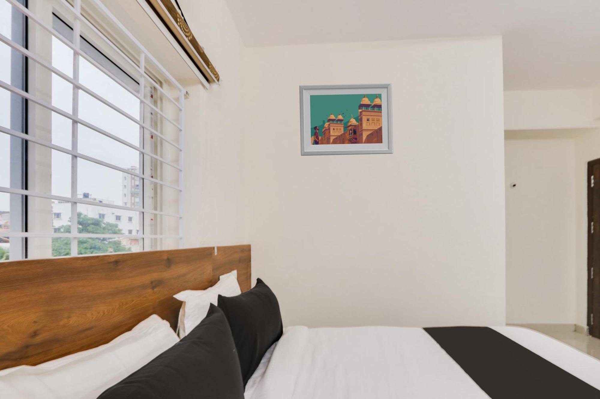Super Townhouse Sri Nirvana Grand Hotel