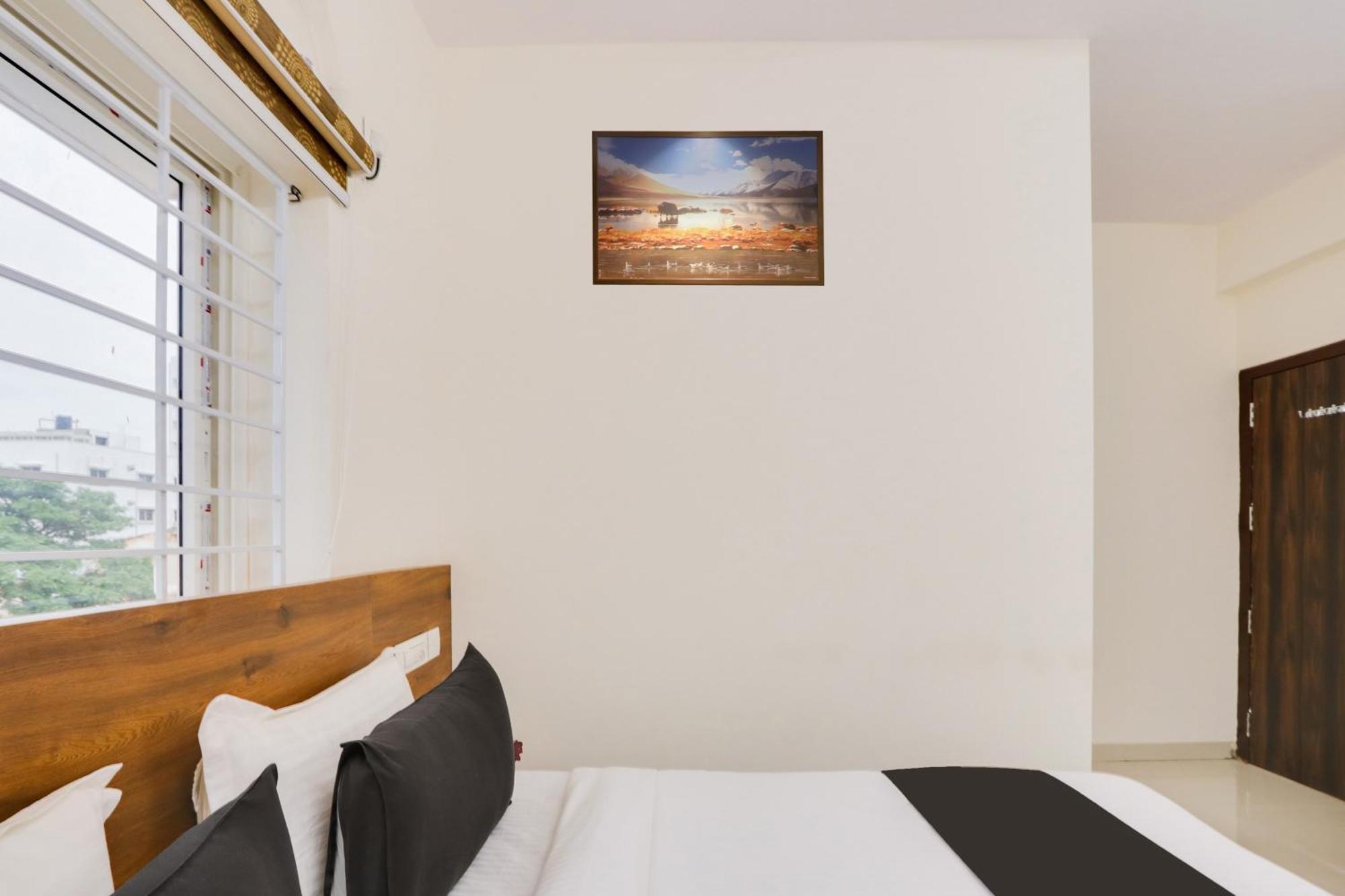 Super Townhouse Sri Nirvana Grand Hotel
