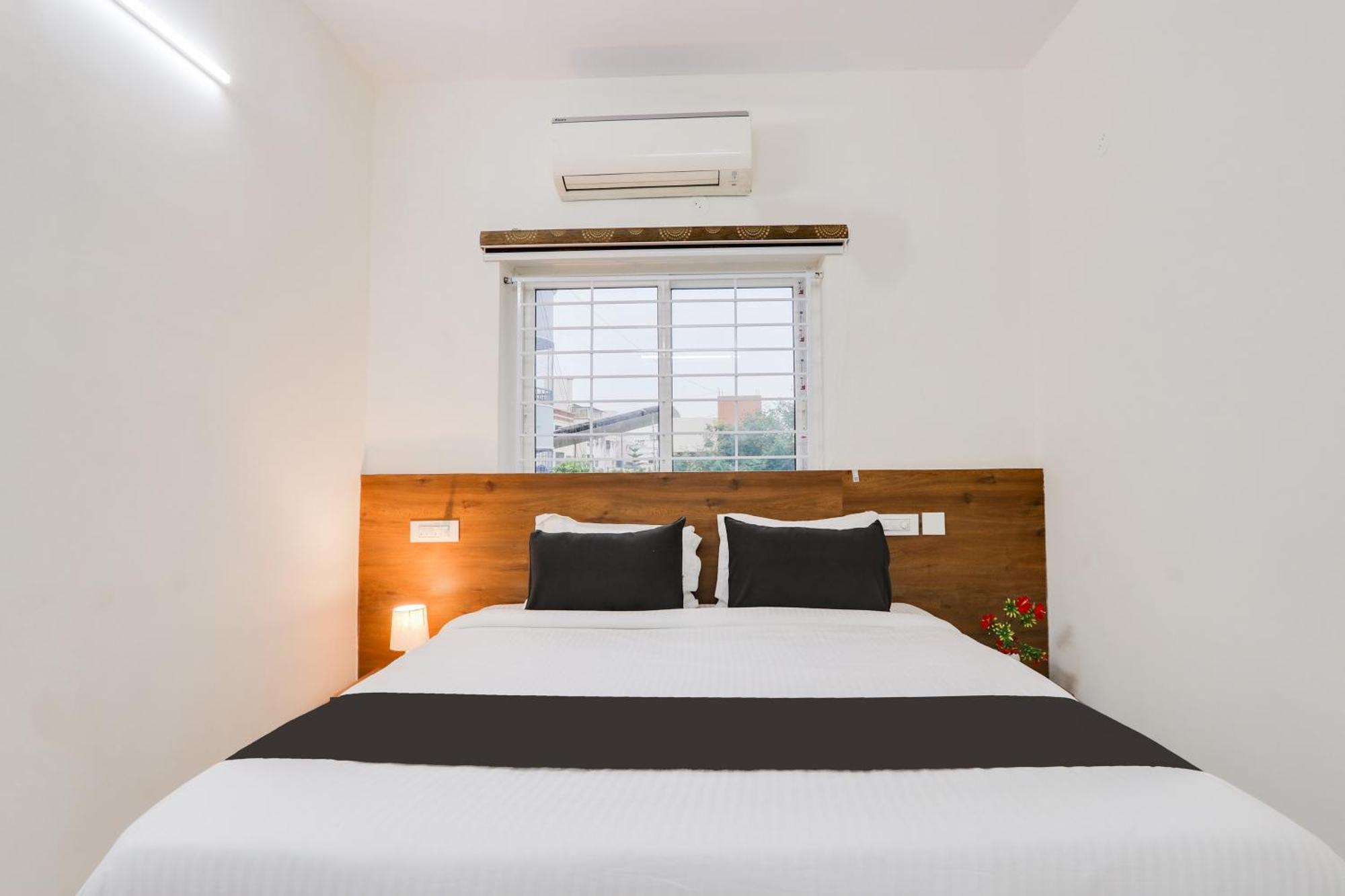 Super Townhouse Sri Nirvana Grand