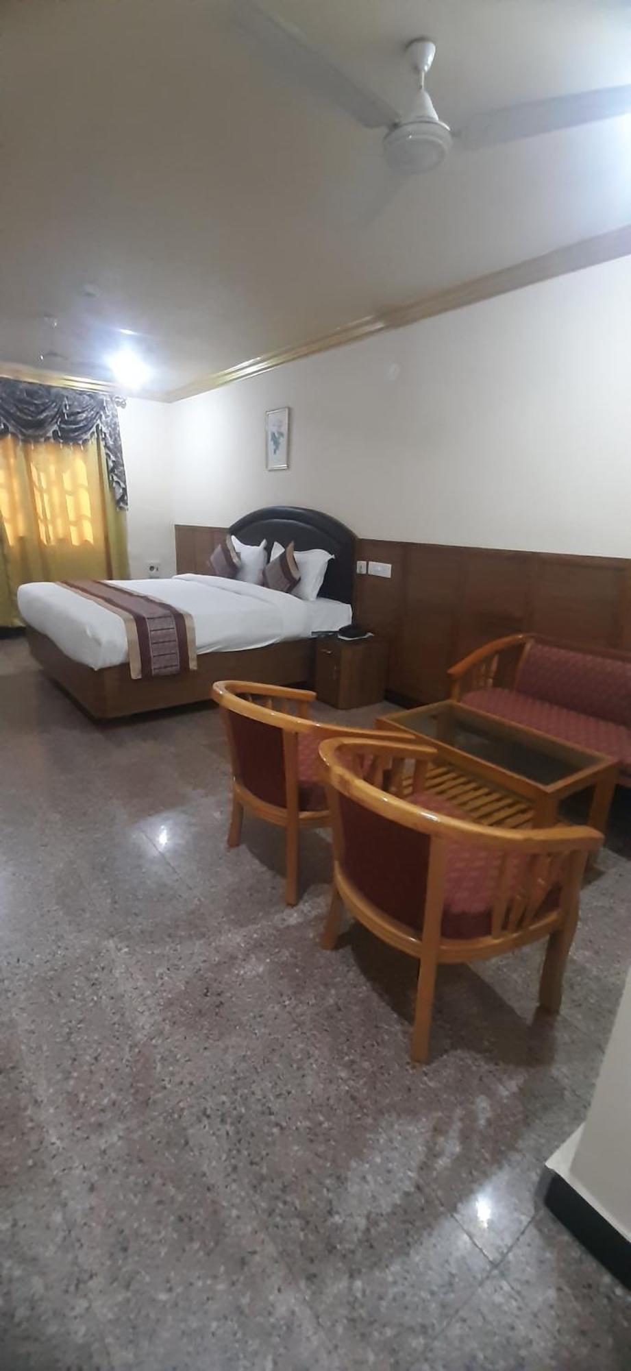 Hotel I K London Residency