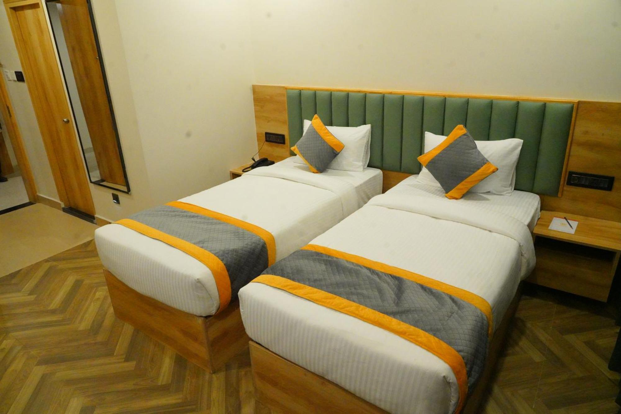 Hotel Lemonridge Kphb *