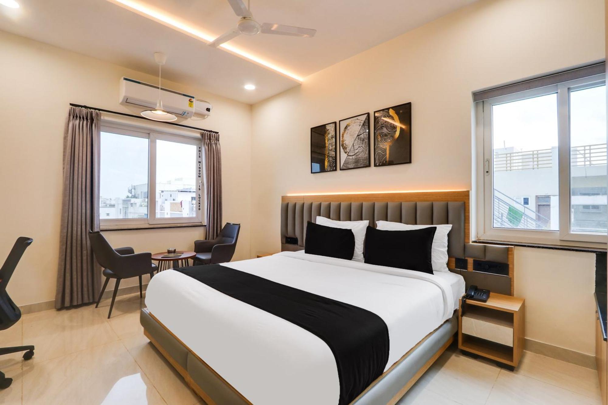 Hotel Townhouse Oak Indigo Business