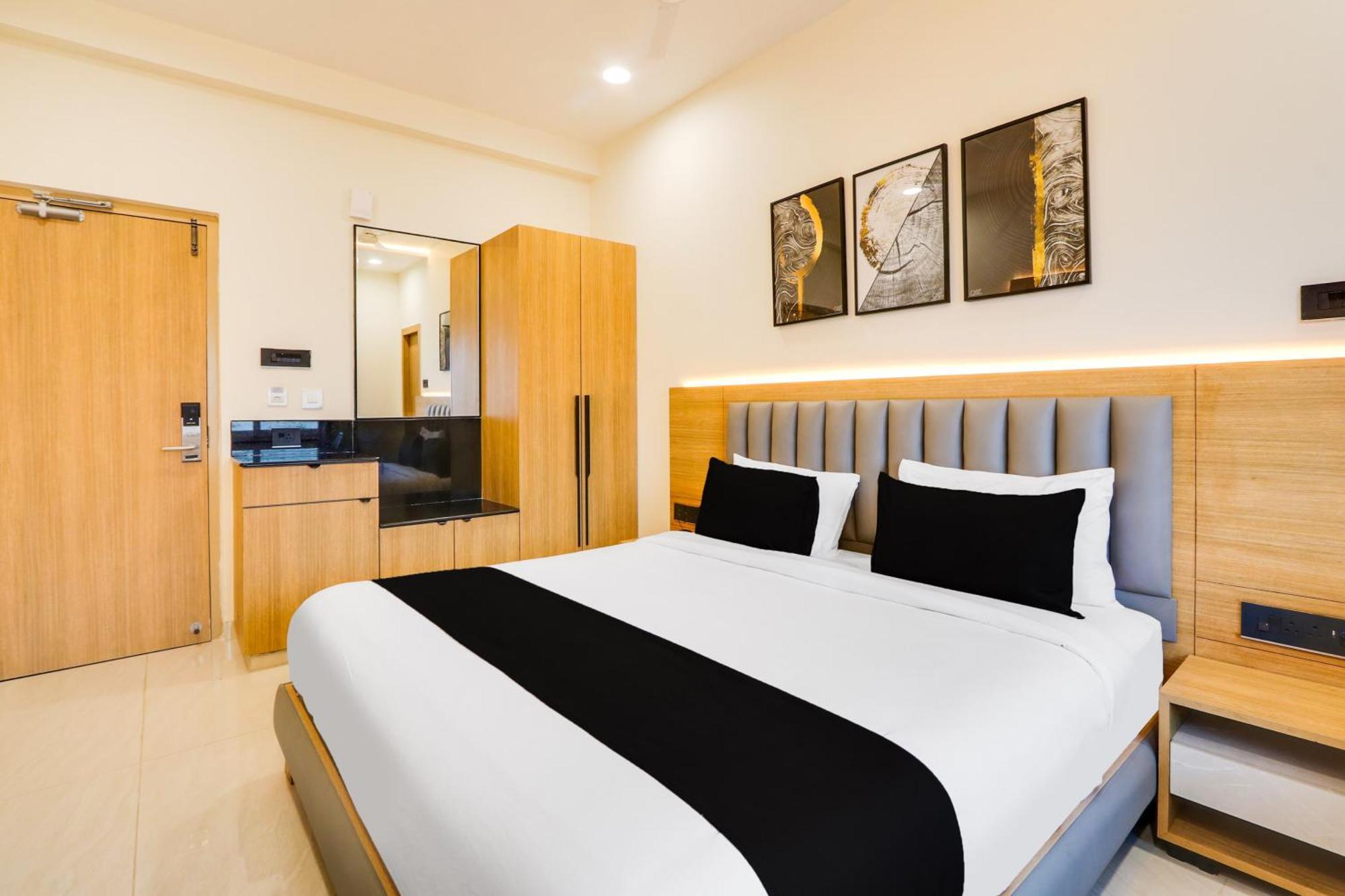 Townhouse Oak Indigo Business 3*
