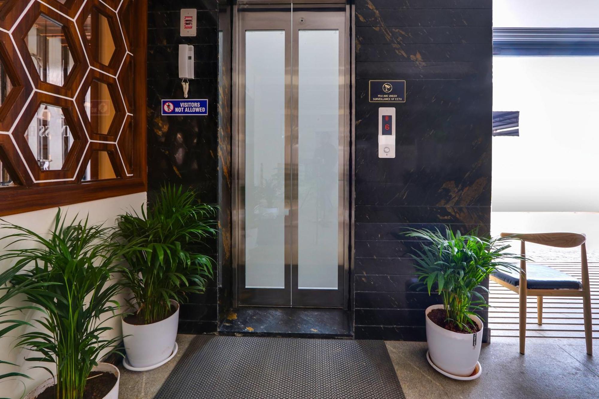 Hotel Townhouse Oak Indigo Business Hyderabad