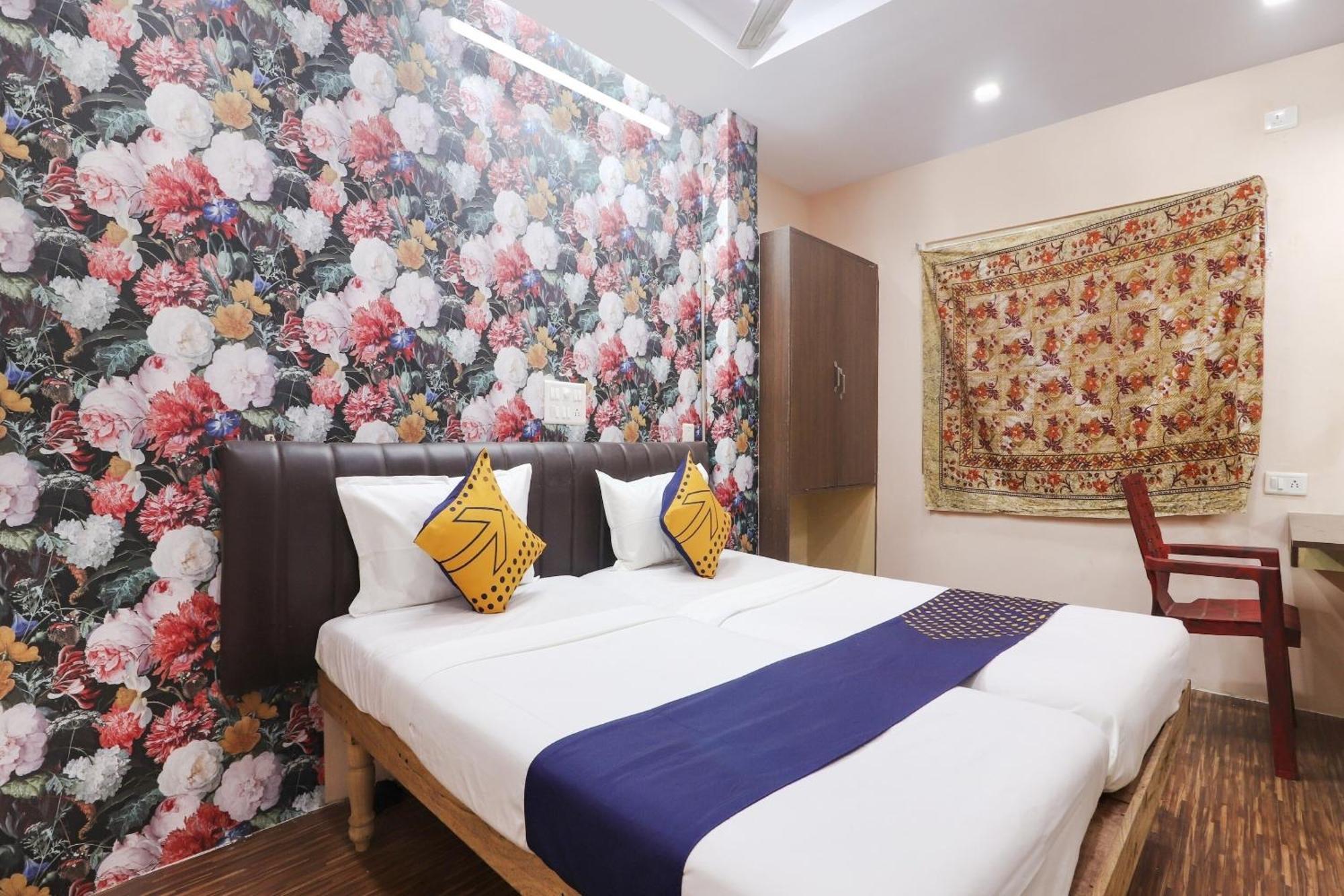 O 74966 Shree Amardeep Hotel