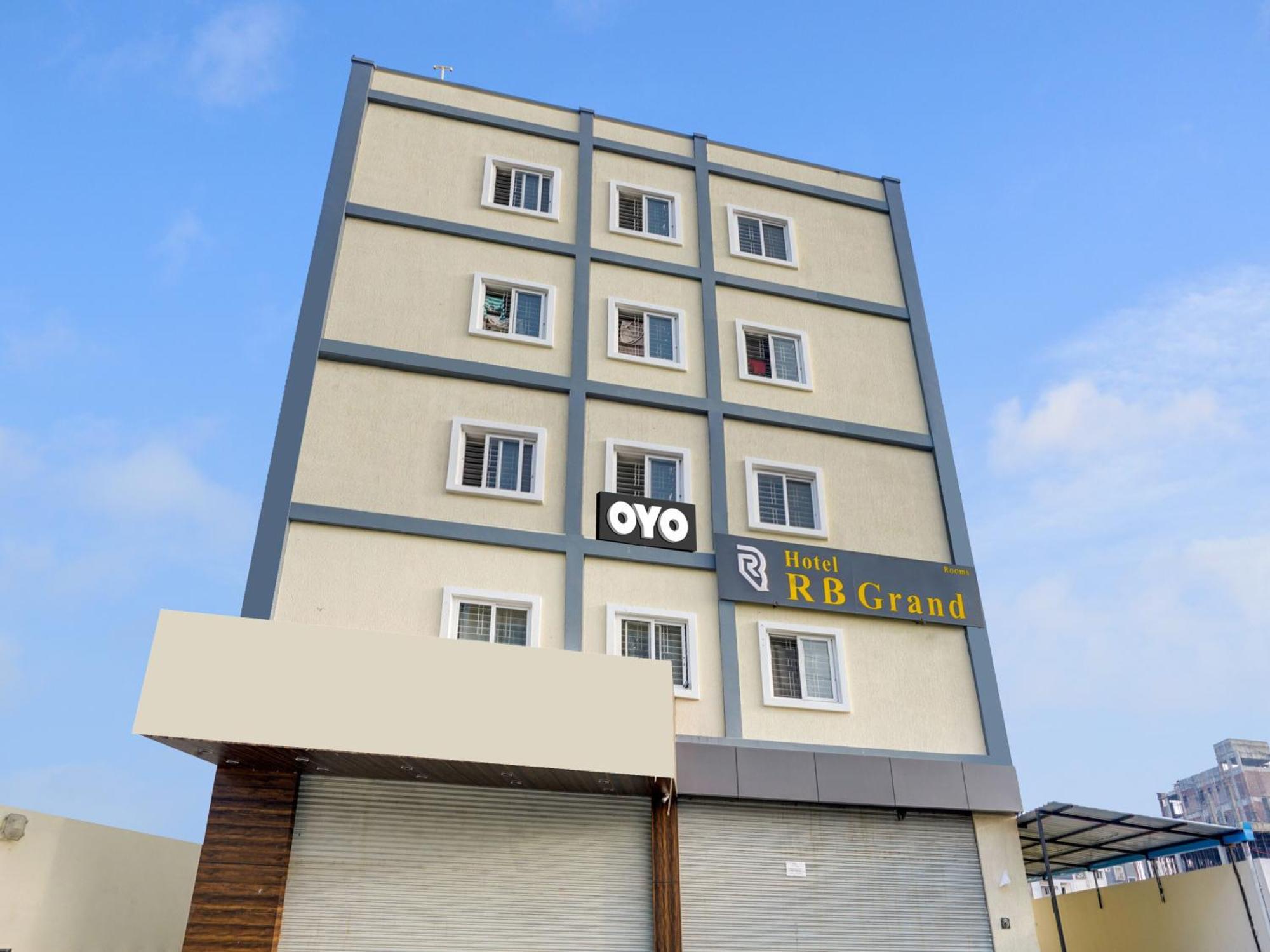 Collection O Rb Grand @ Kompally 3*
