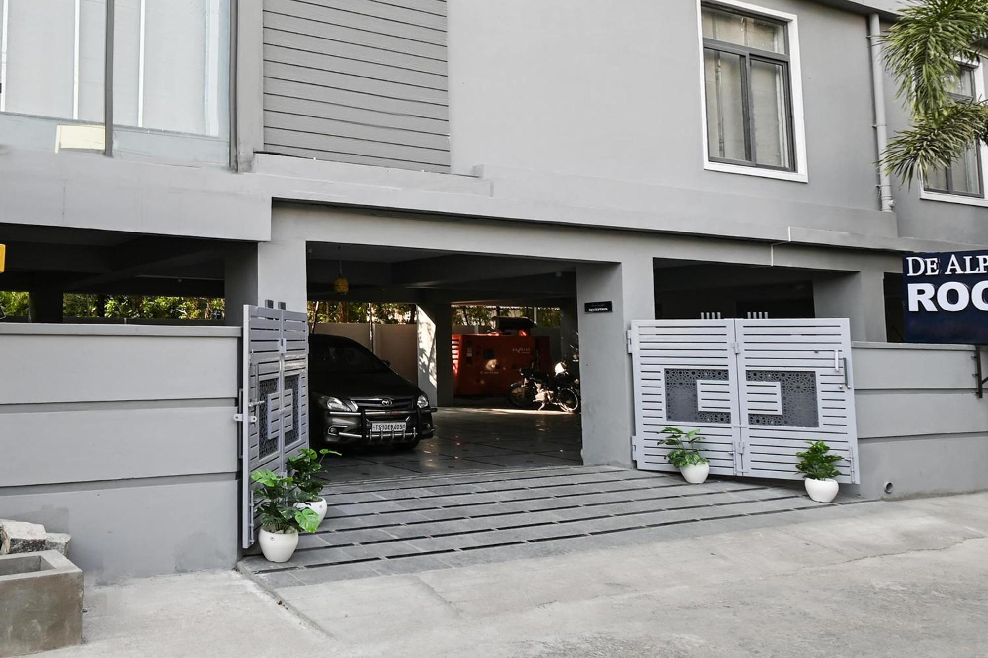Super Townhouse De Alphabet Karmanghat 4*