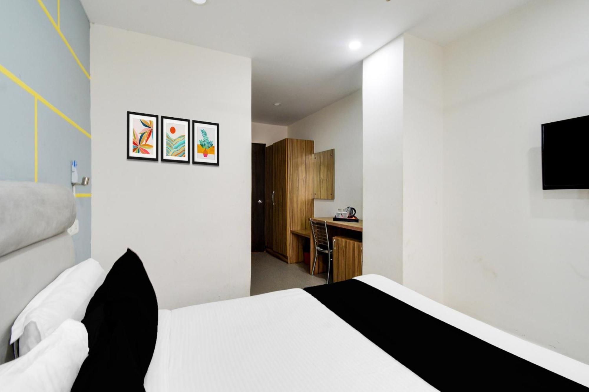 Hotel Super Townhouse Madhapur 100 Feet Road Formerly Jkc Grand 3*