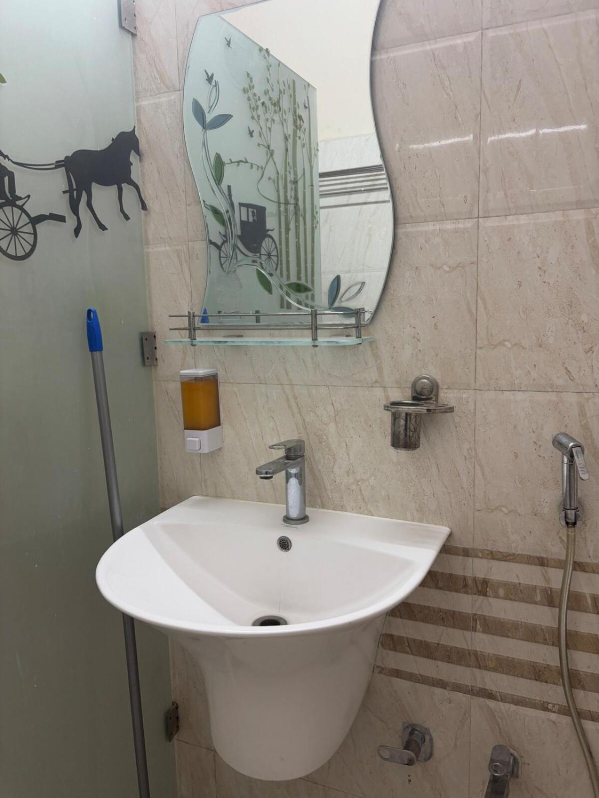 Apartment Modern 4 Bhk *