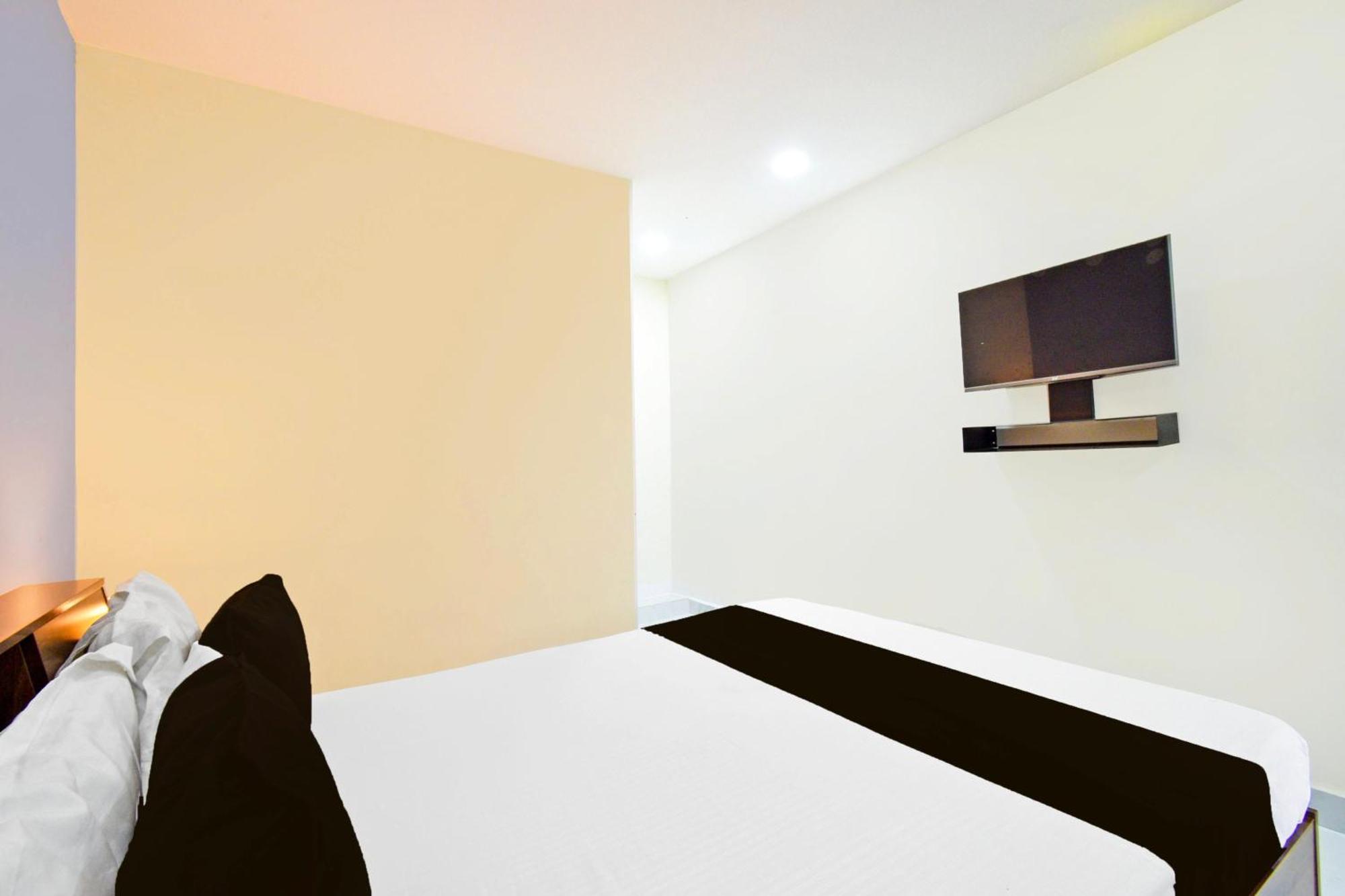 Hotel Super Collection O Jagadgirigutta Road 4*