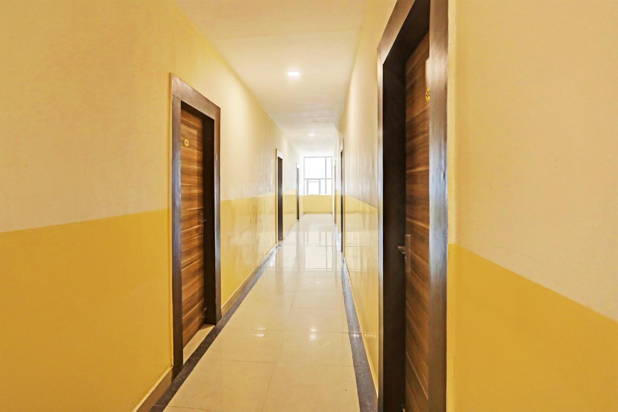 Super Capital O Saharsh Grand Near Shilparamam Hotel