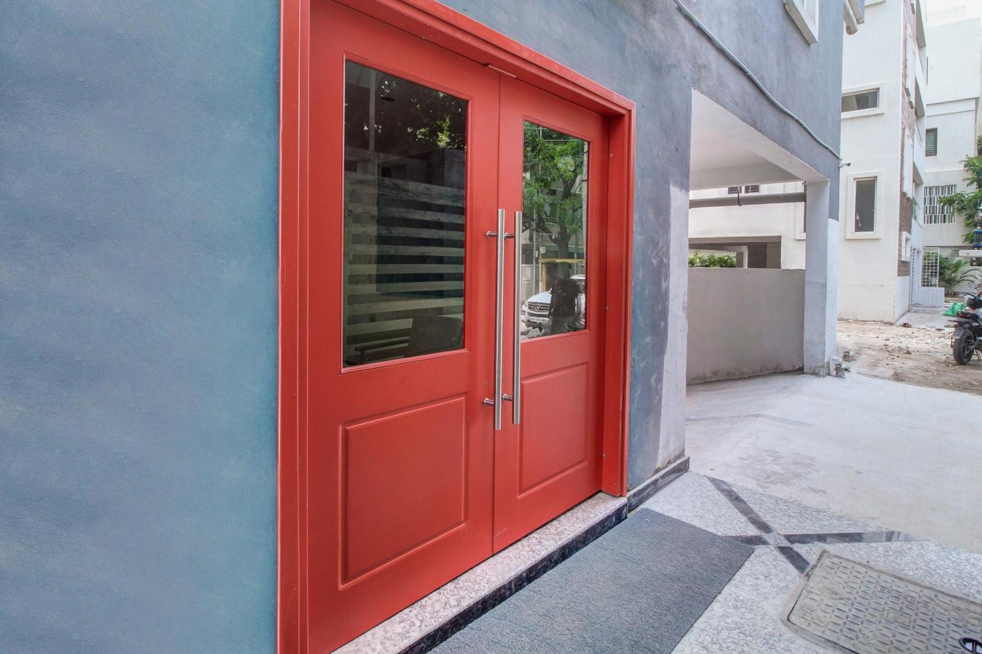 Super Townhouse Rcc Majestic 397 Lb Nagar 4*