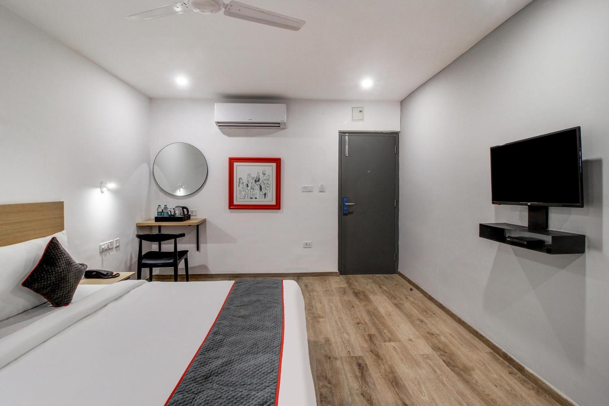 Super Townhouse Rcc Majestic 397 Lb Nagar 4*