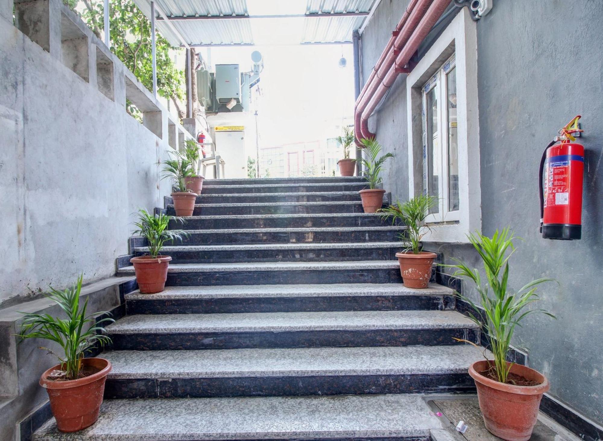 Hotel Super Townhouse Rcc Majestic 397 Lb Nagar 4*