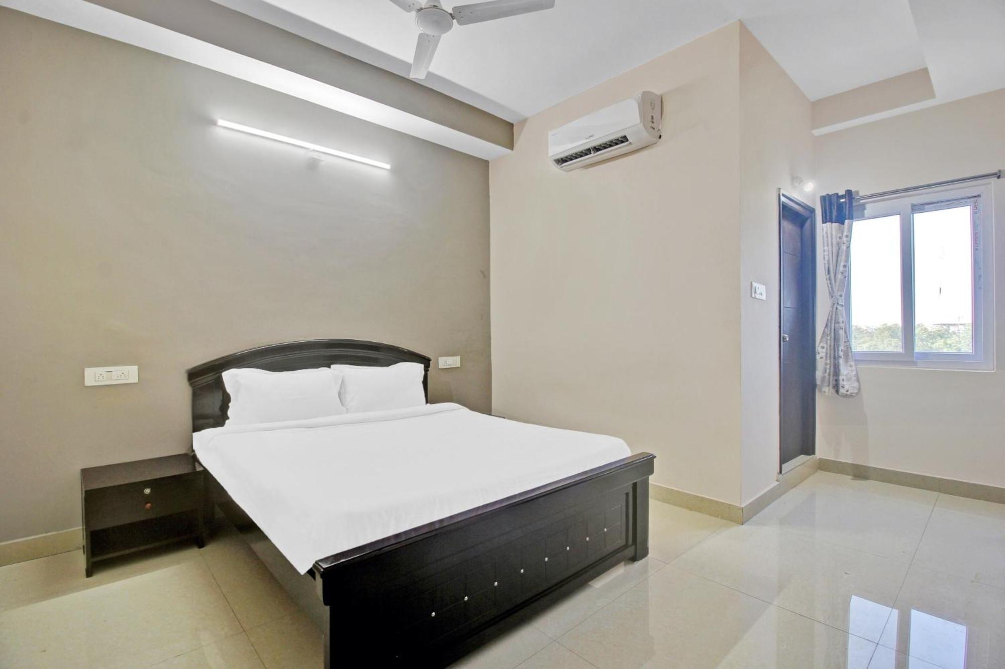 Super O Hillside Dlf Gachibowli Near Shilparamam 4*
