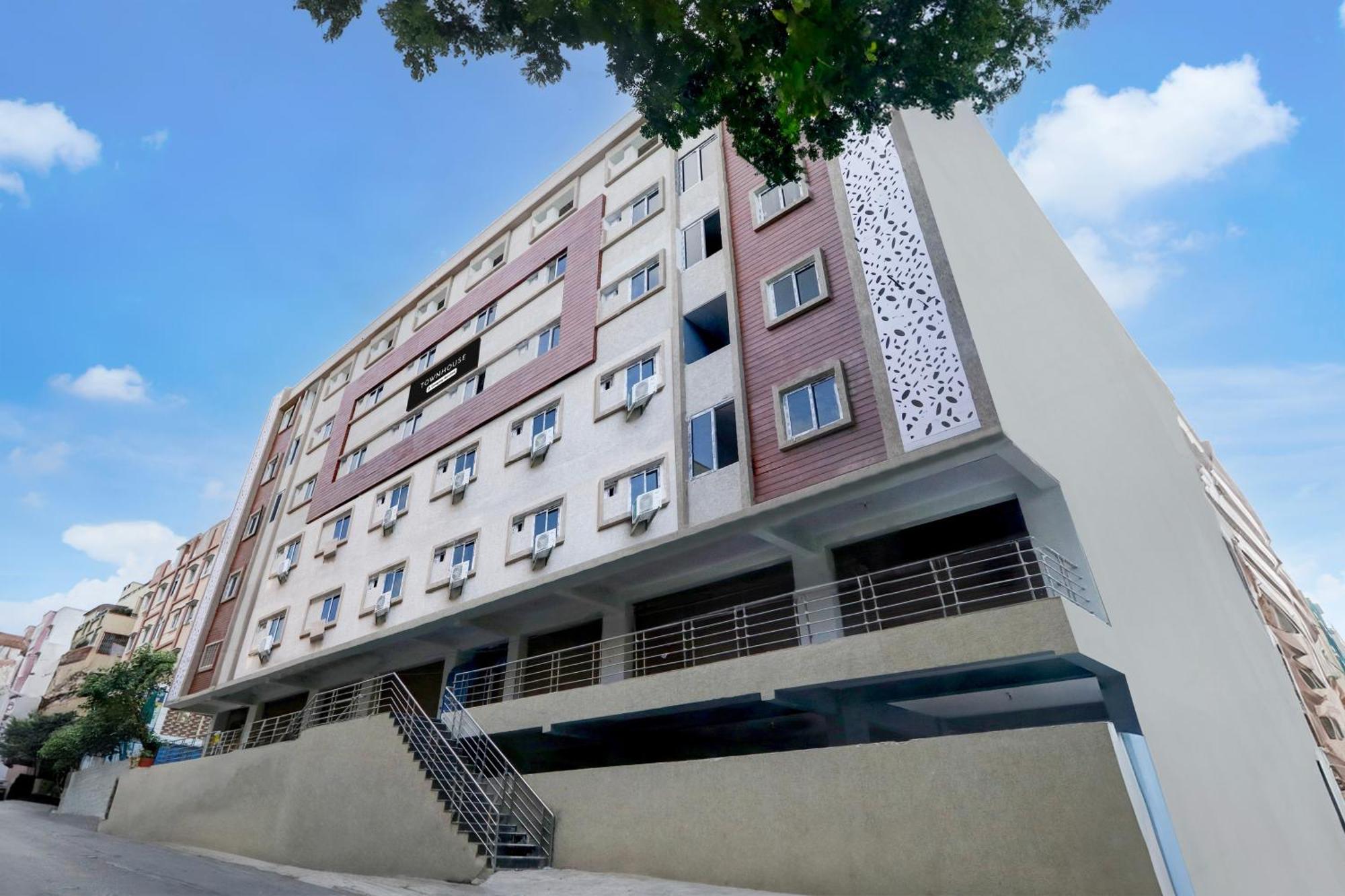 Super Townhouse Kukatpally Formerly Sv Royal Hotel Hyderabad