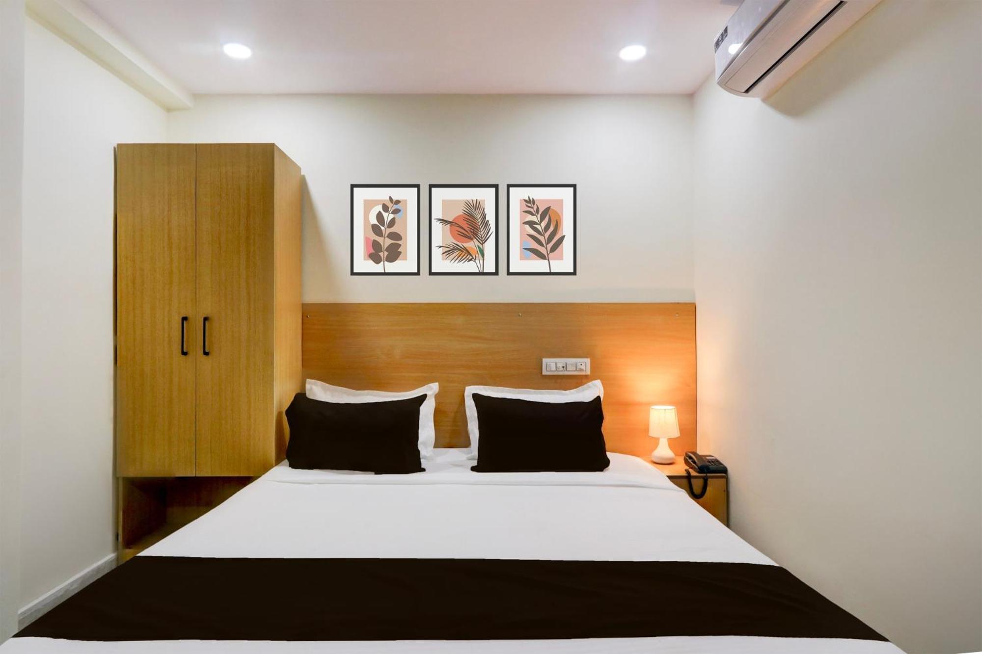Super Townhouse Kukatpally Formerly Sv Royal * Hyderabad