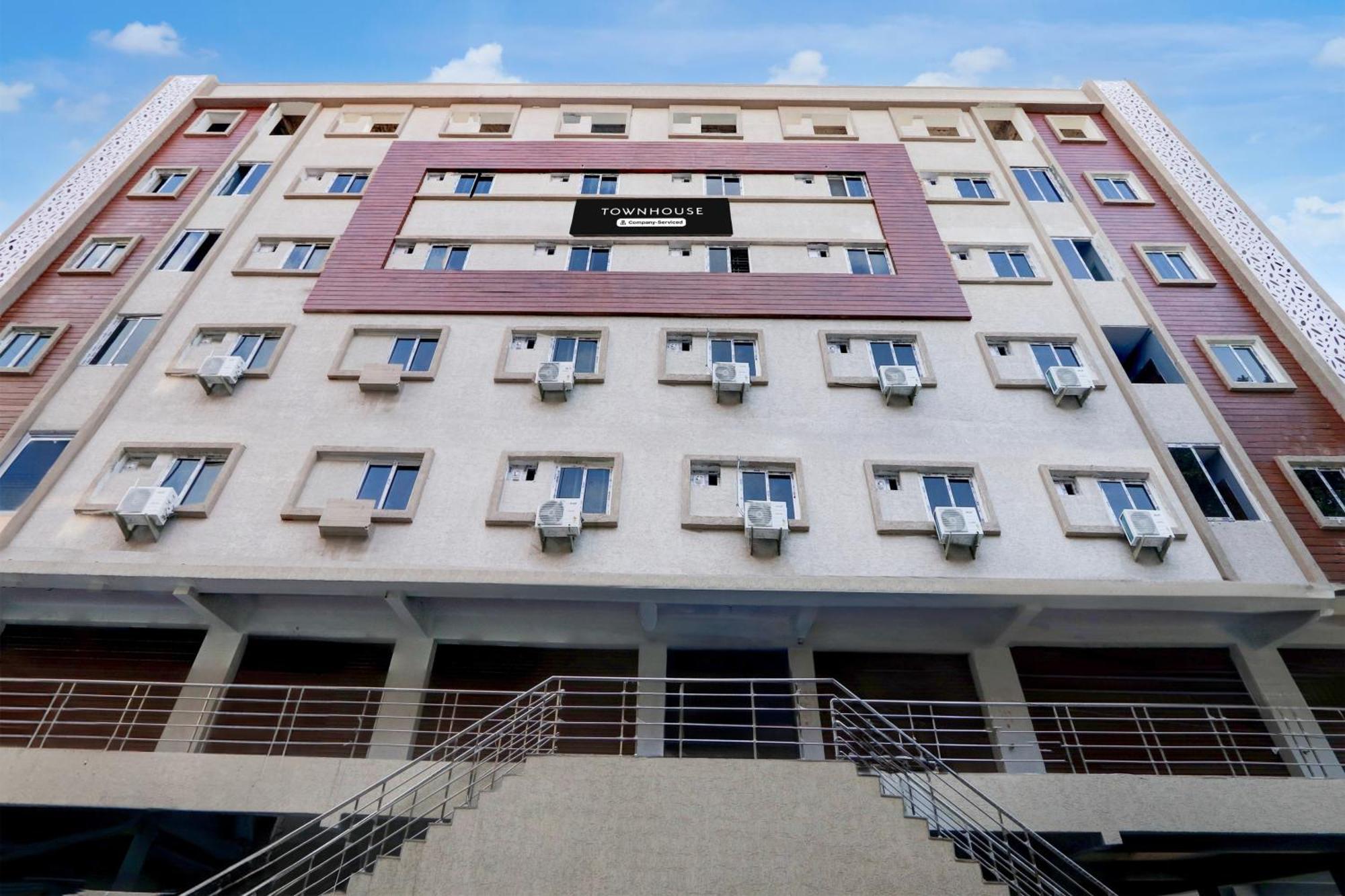 Hotel Super Townhouse Kukatpally Formerly Sv Royal