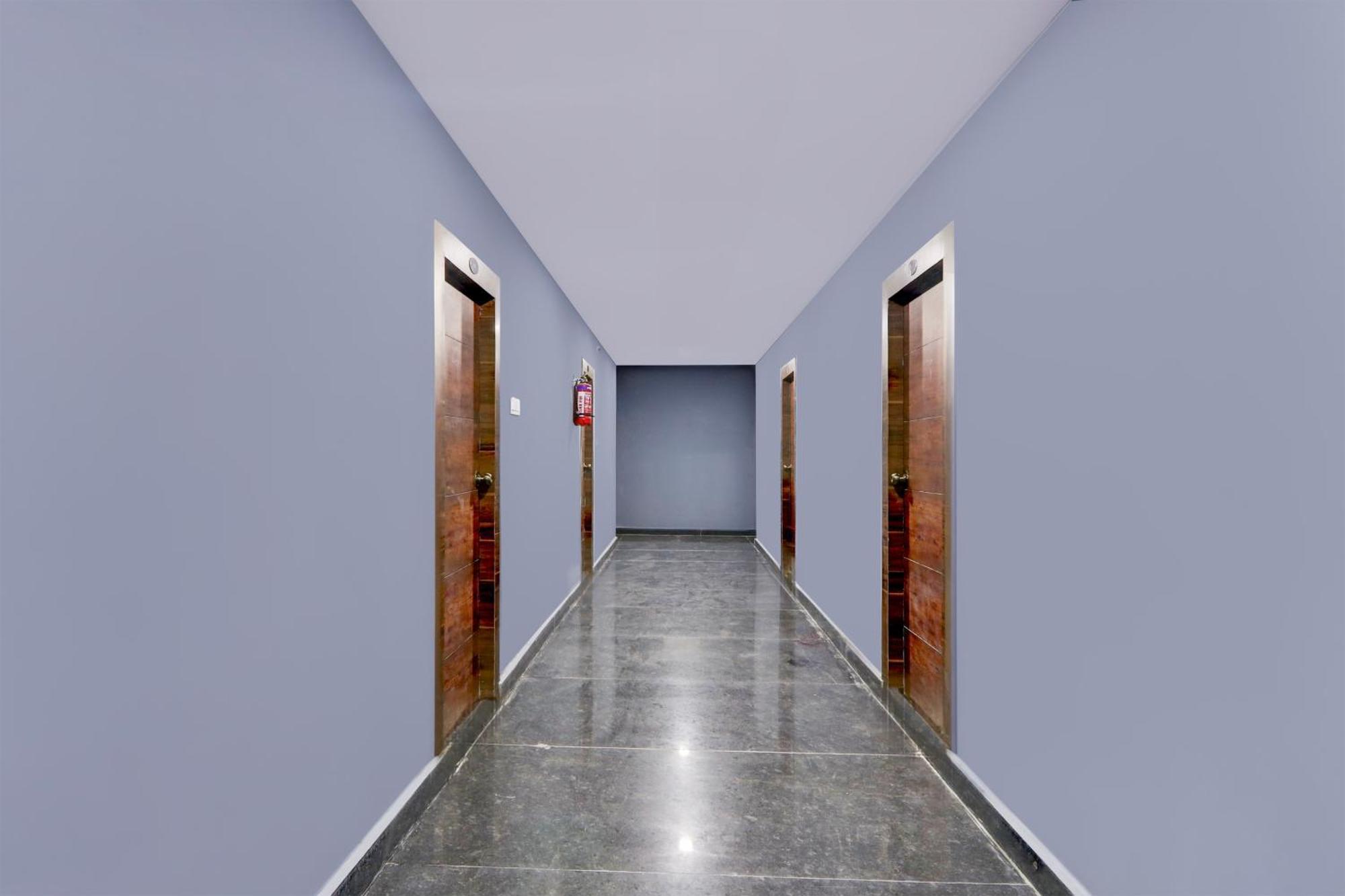 Super Townhouse Kukatpally Formerly Sv Royal * Hyderabad