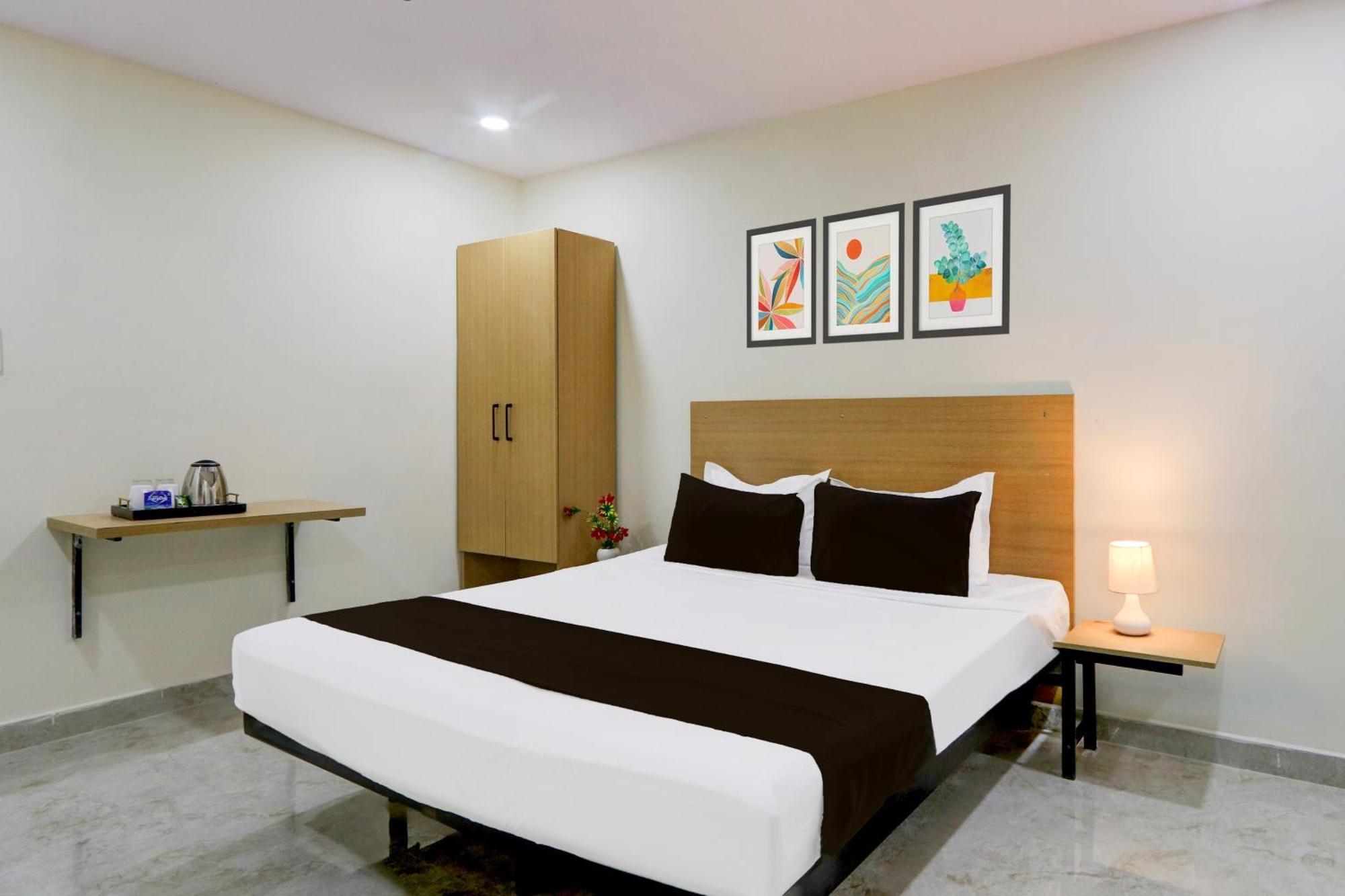Super Townhouse Kukatpally Formerly Sv Royal Hotel *