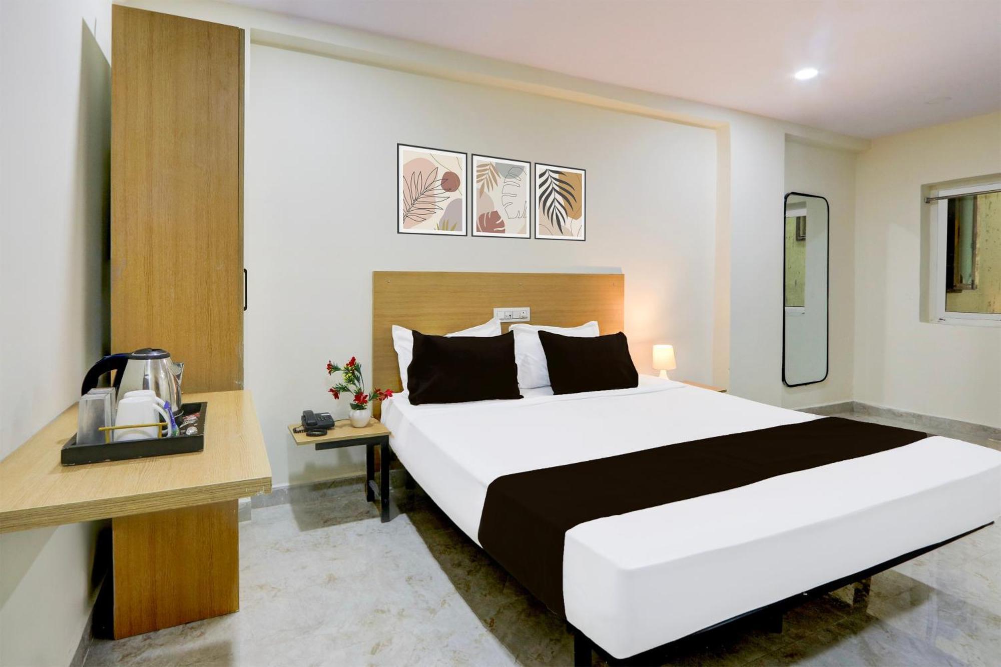 Super Townhouse Kukatpally Formerly Sv Royal Hotel *
