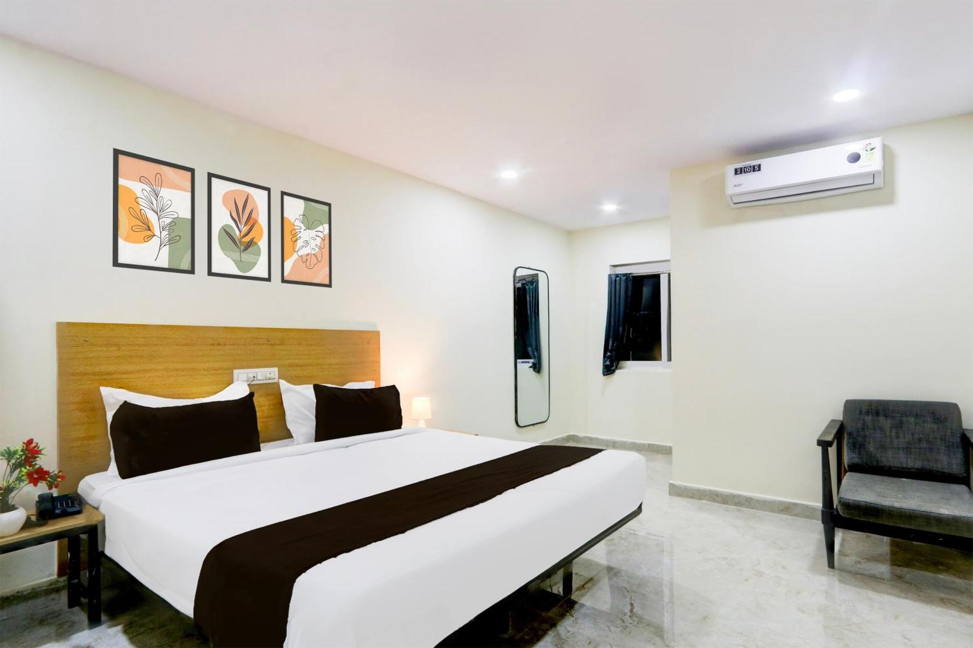 Super Townhouse Kukatpally Formerly Sv Royal Hotel *