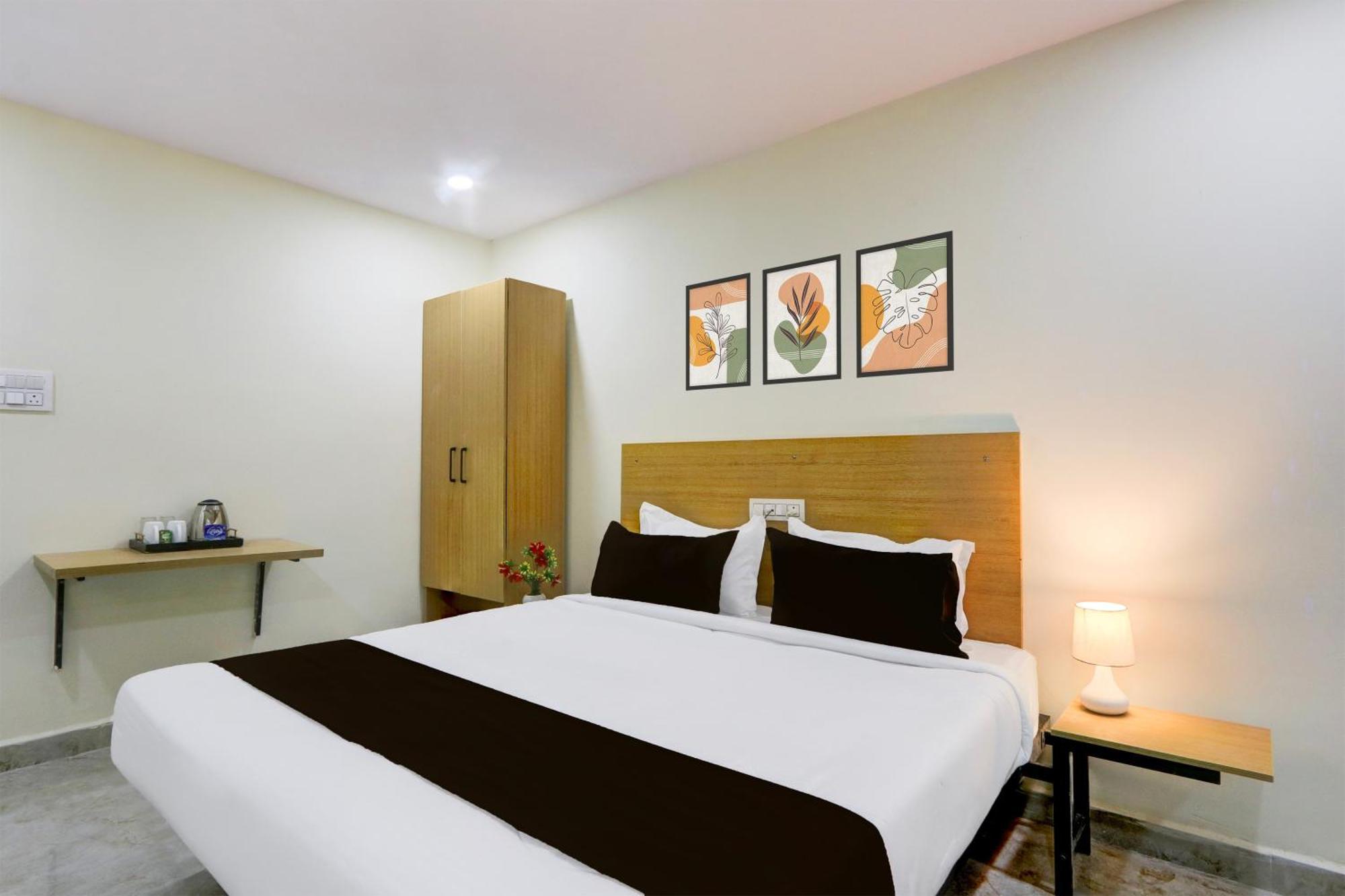 Super Townhouse Kukatpally Formerly Sv Royal *