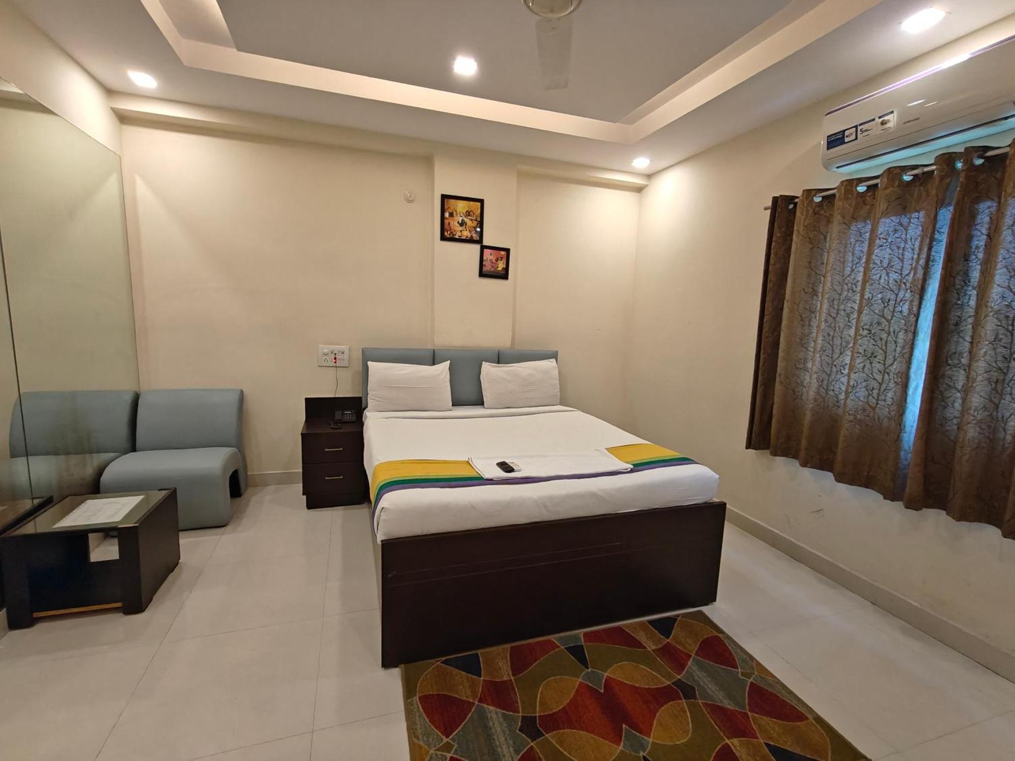 Hotel Siri Tals Hitech 2*