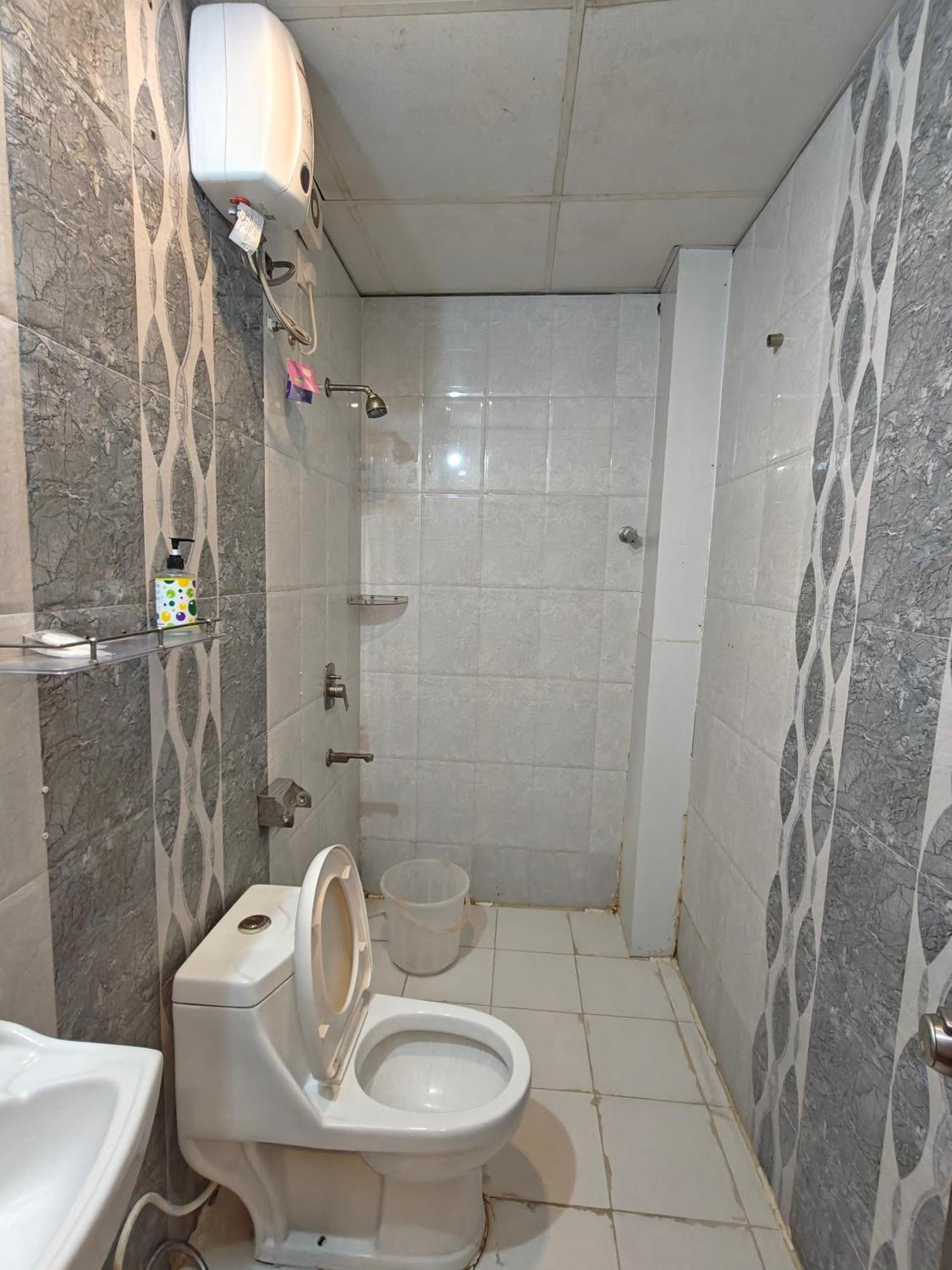 Siri Tals Hitech 2* Hyderabad