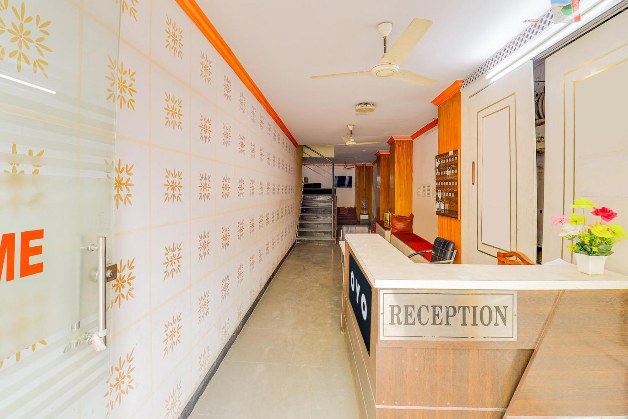 Collection O New Royal Plaza Nampally