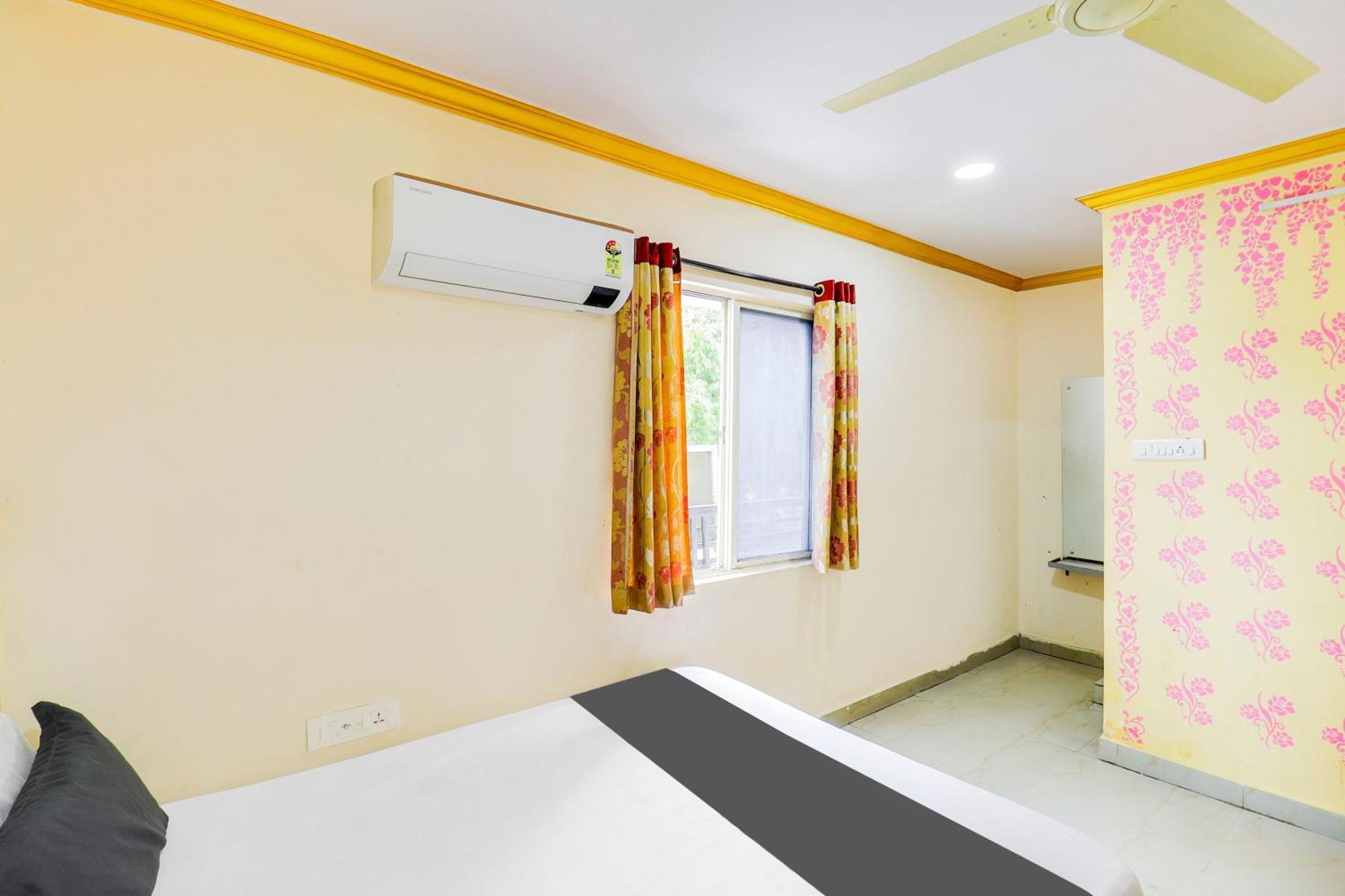 Collection O New Royal Plaza Nampally Hotel Hyderabad