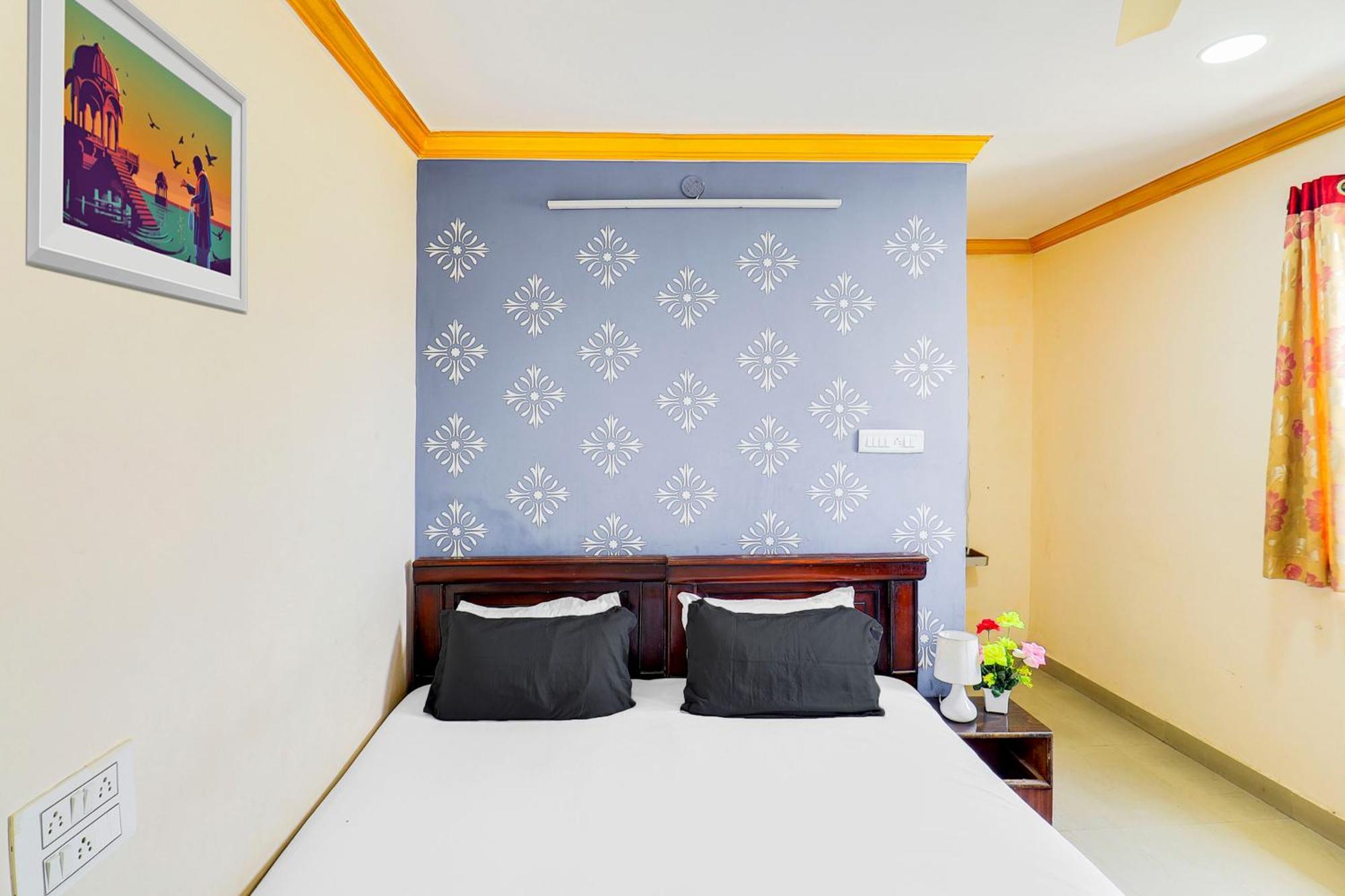 Collection O New Royal Plaza Nampally
