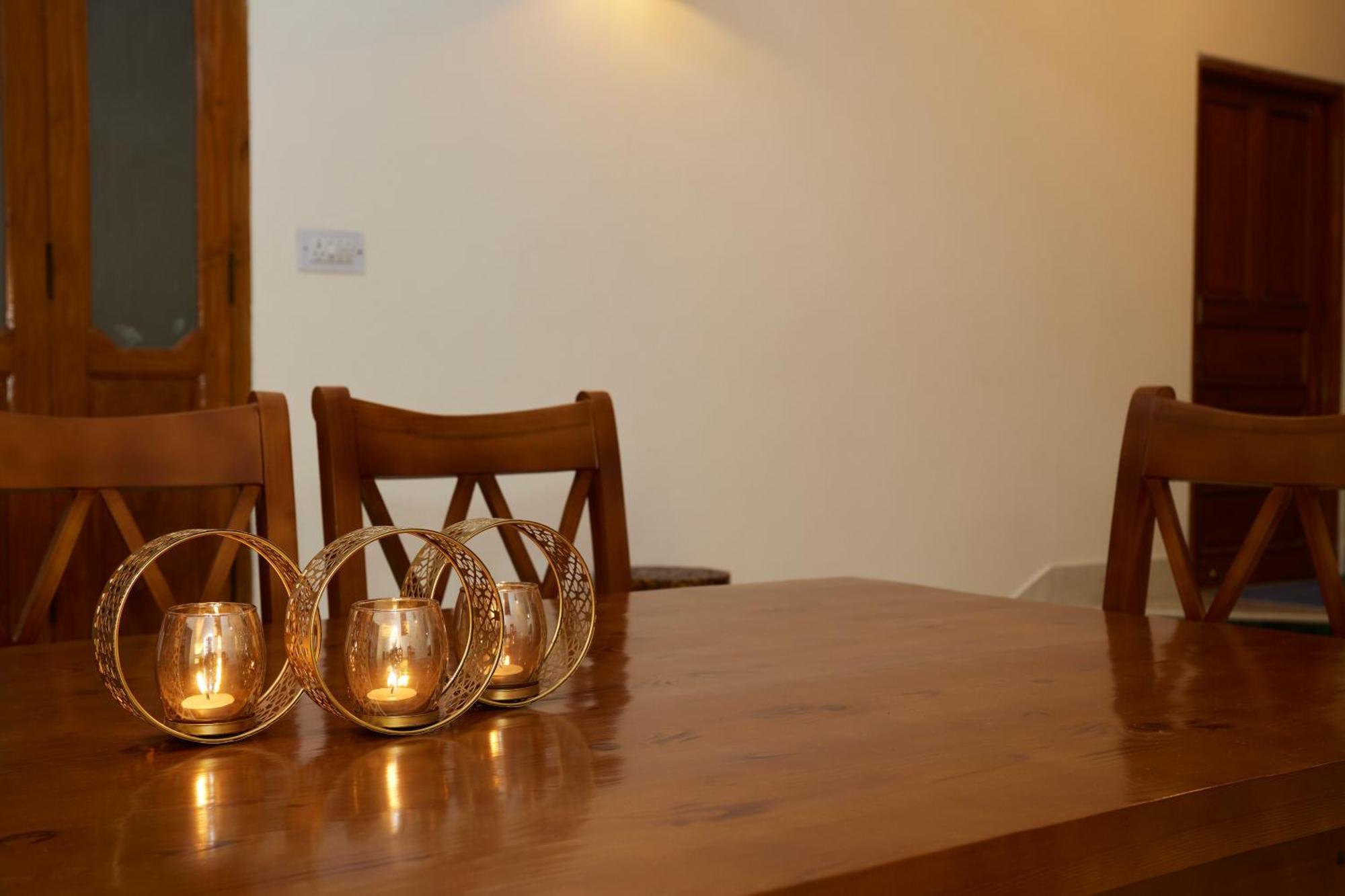 Elegant - 3bhk Ac With Lawn Banjarahills Hyd Hyderabad