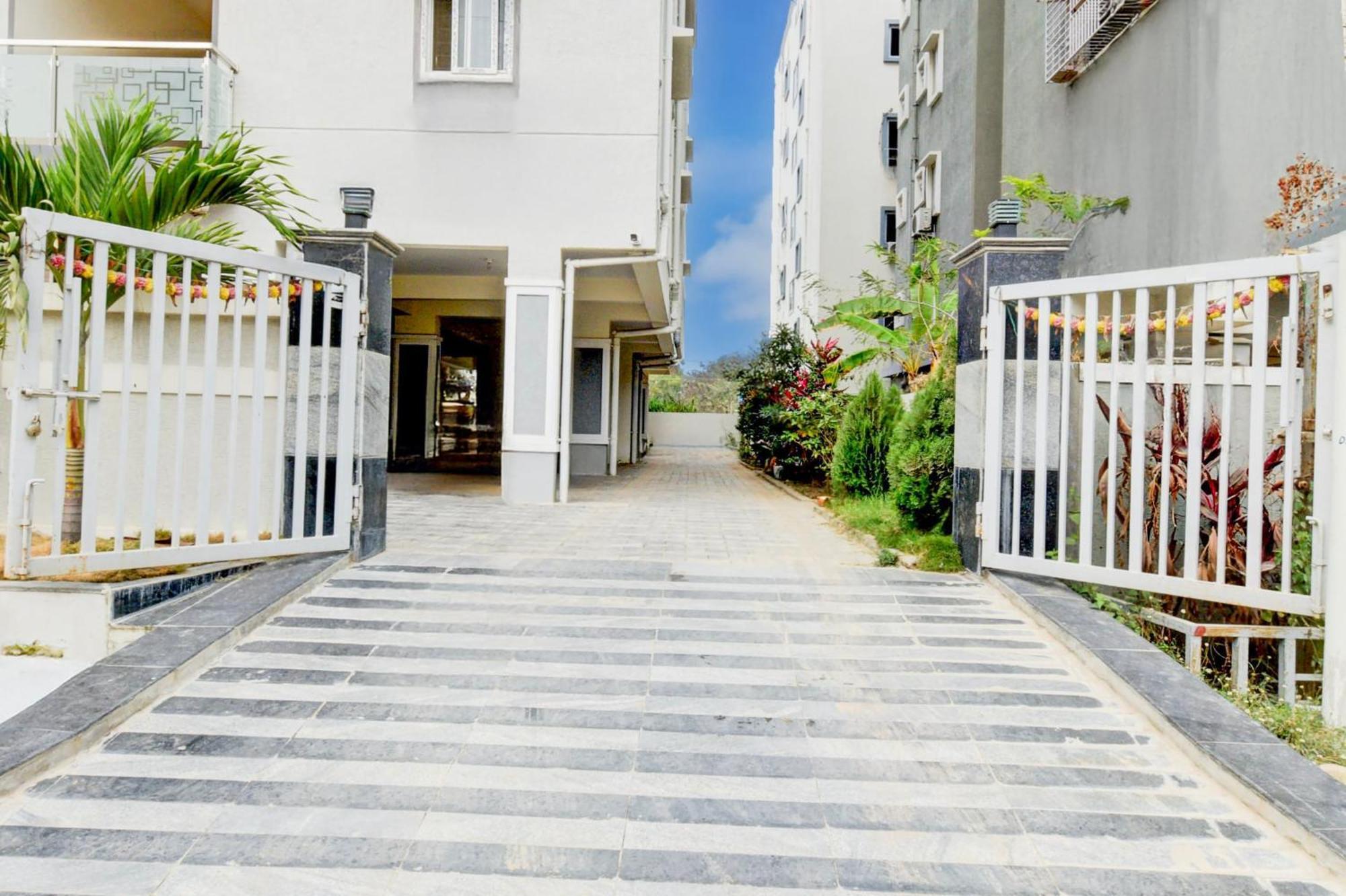 Super Collection O Madinaguda Hotel 4*