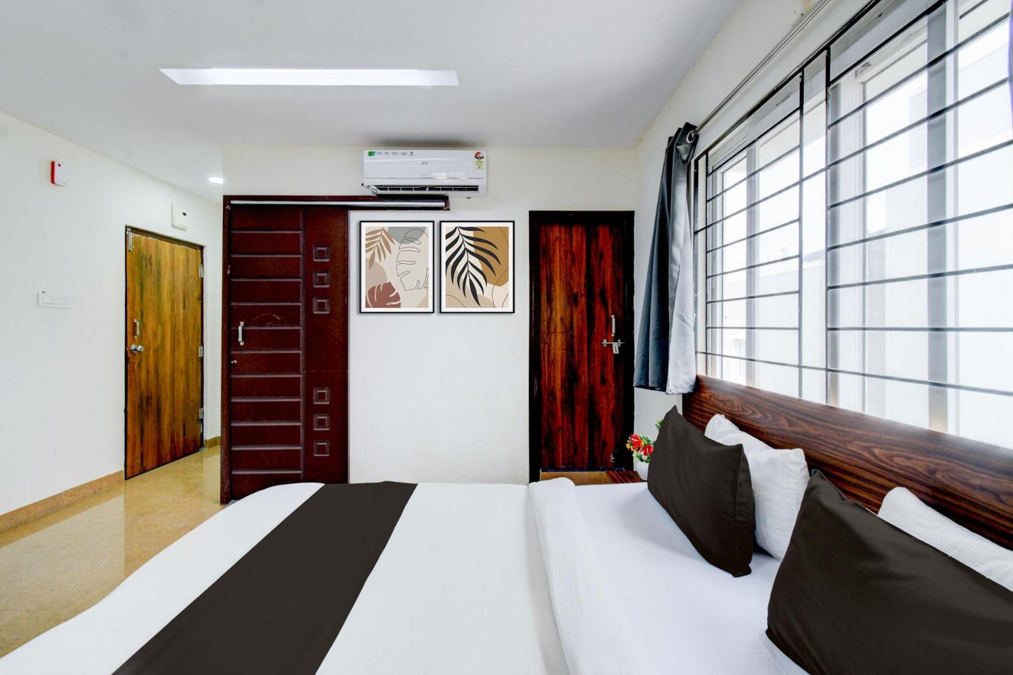 Super Collection O Madinaguda Hotel