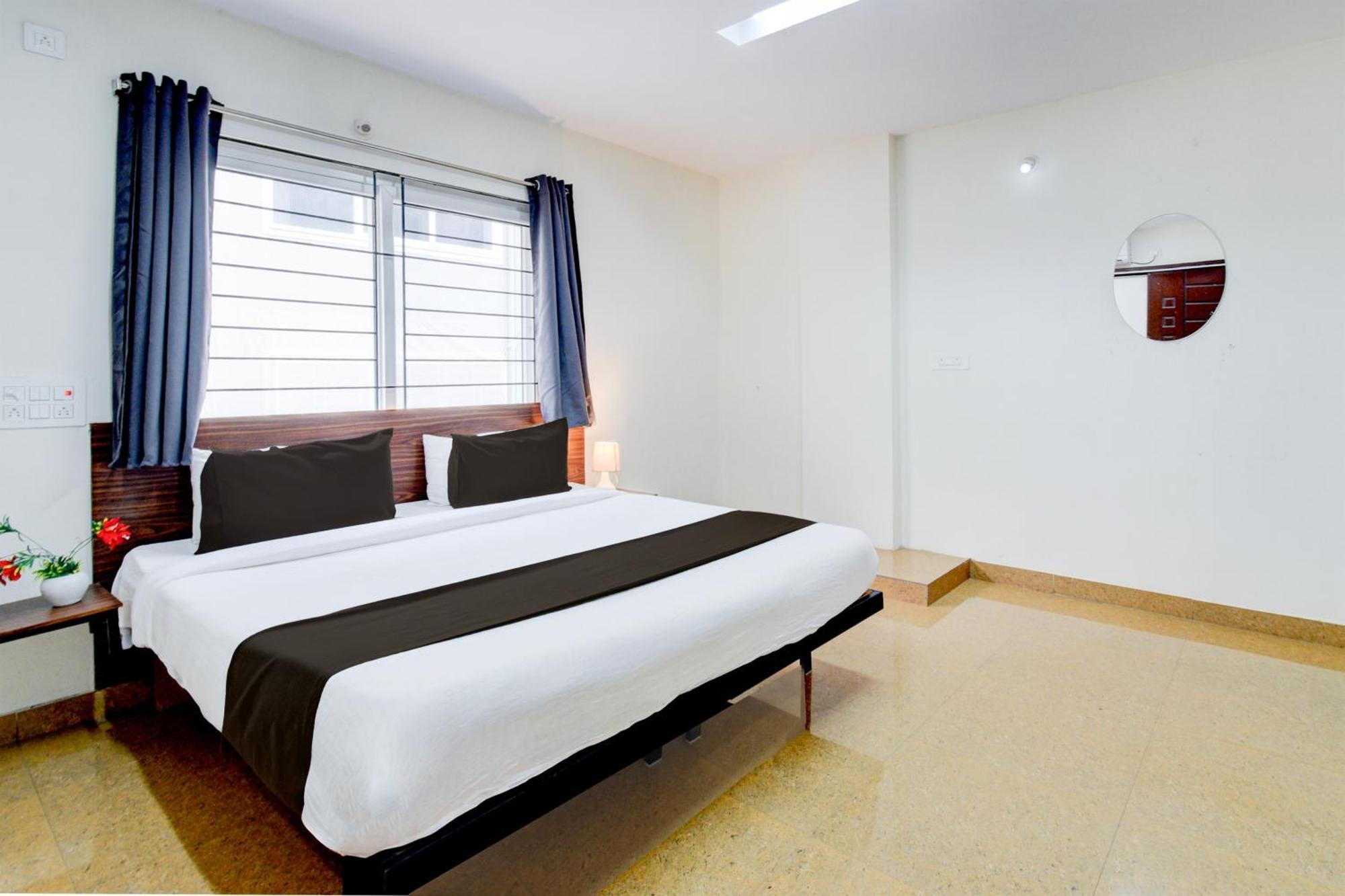 Super Collection O Madinaguda Hotel 4*