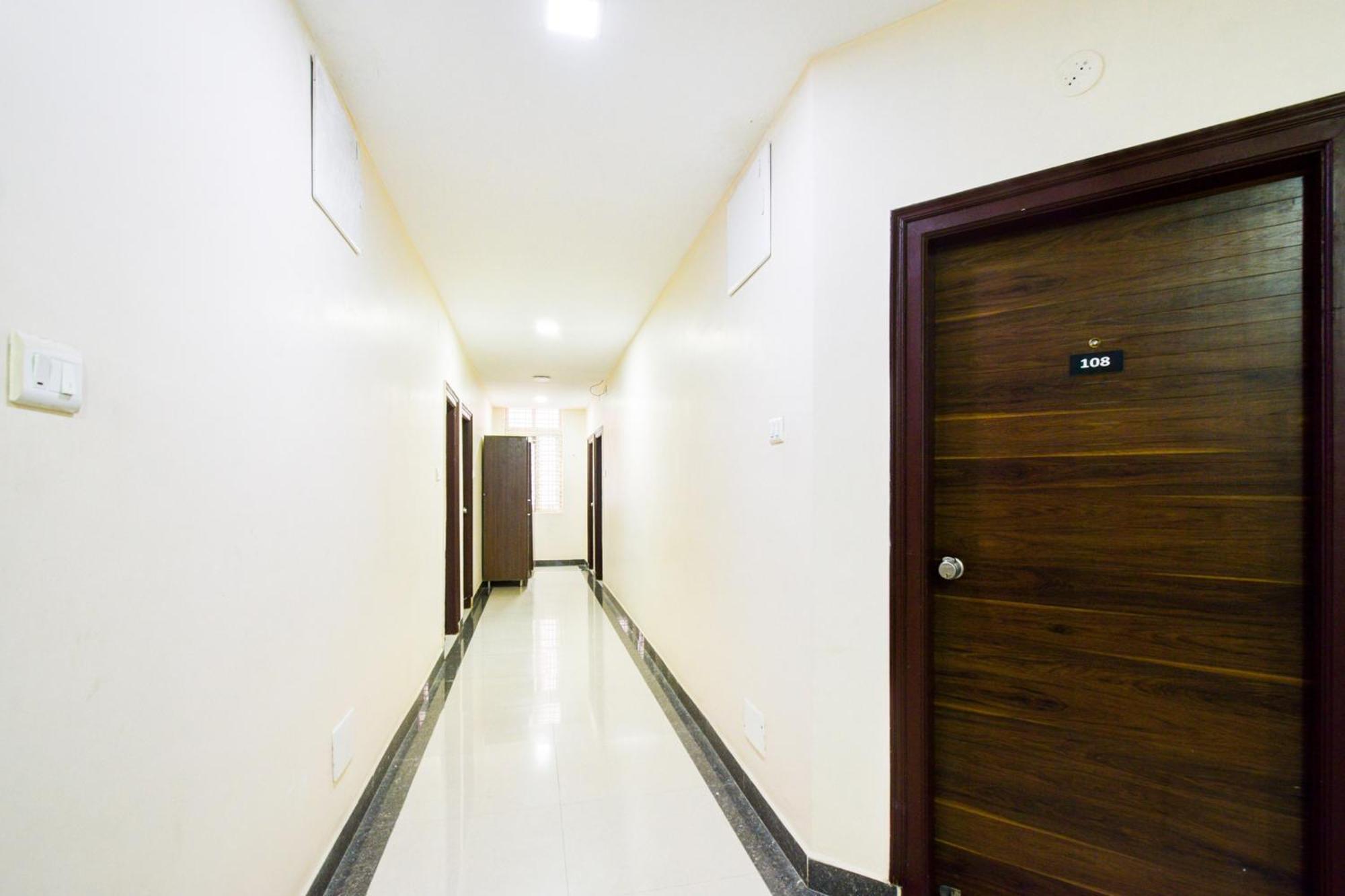 Hotel Super Collection O Madhapur 4*